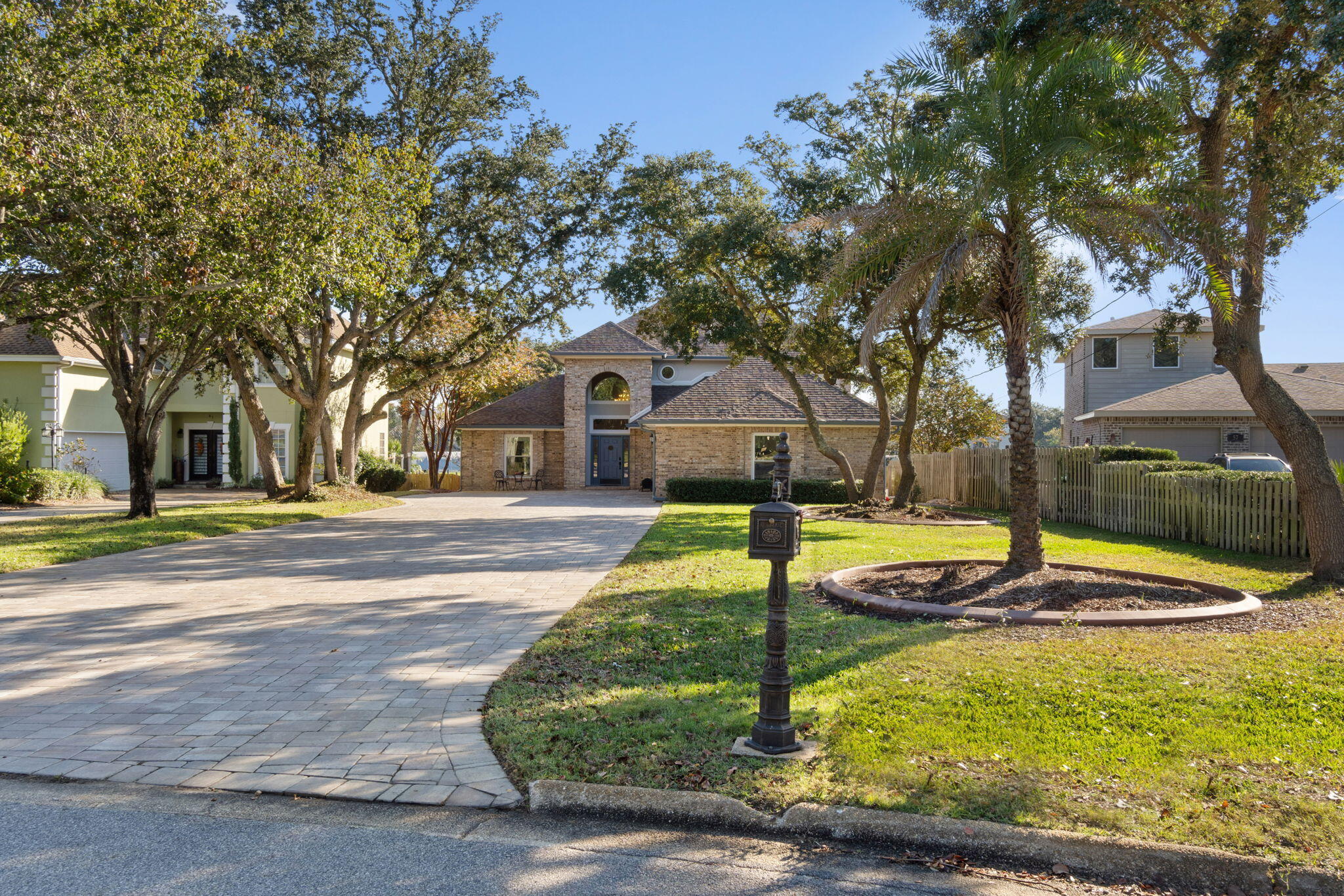 59 Lakeshore Drive