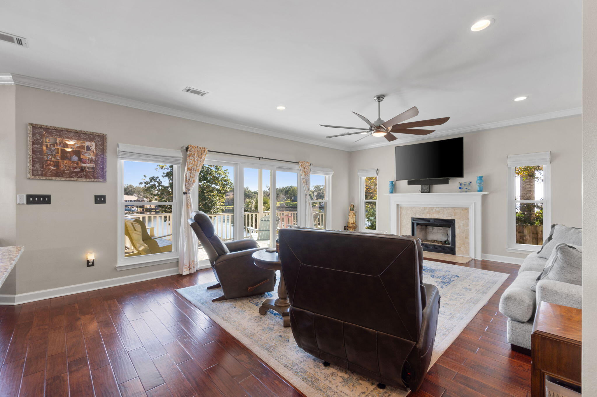 59 Lakeshore Drive