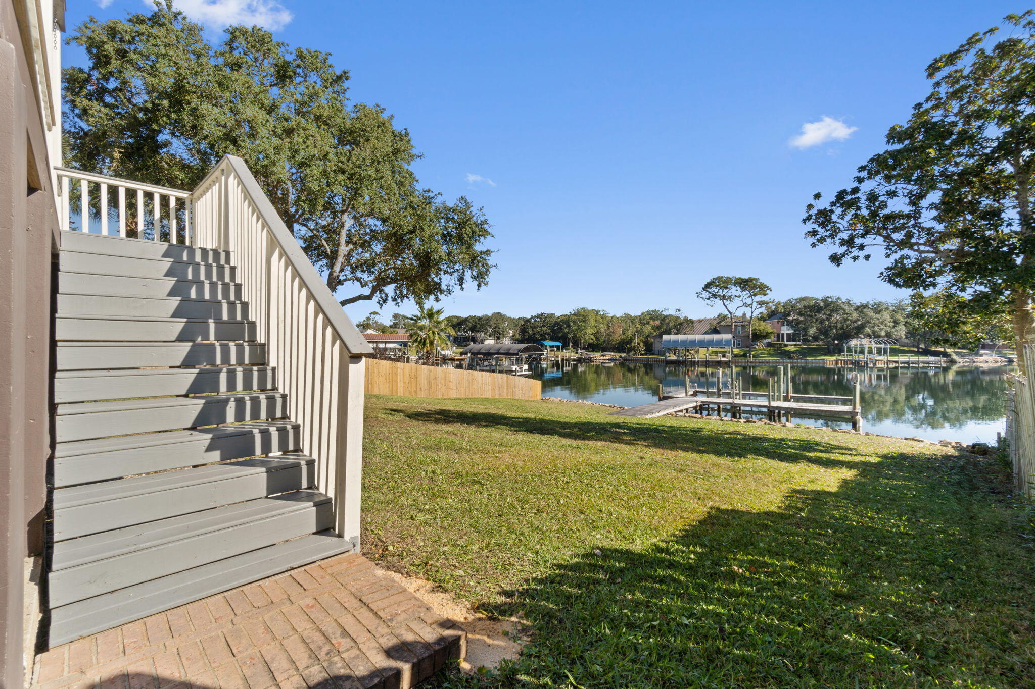 59 Lakeshore Drive
