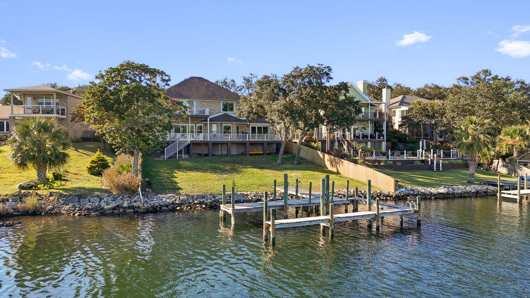 59 Lakeshore Drive
