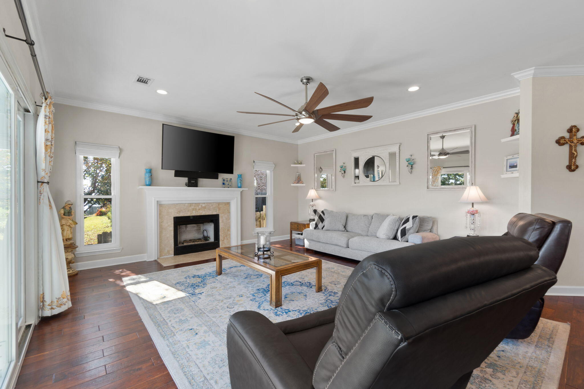 59 Lakeshore Drive