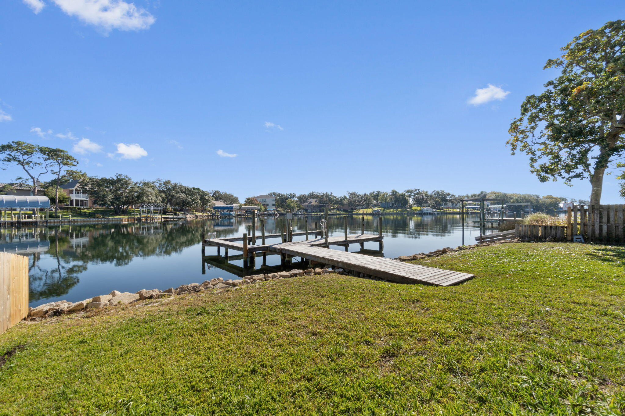 59 Lakeshore Drive