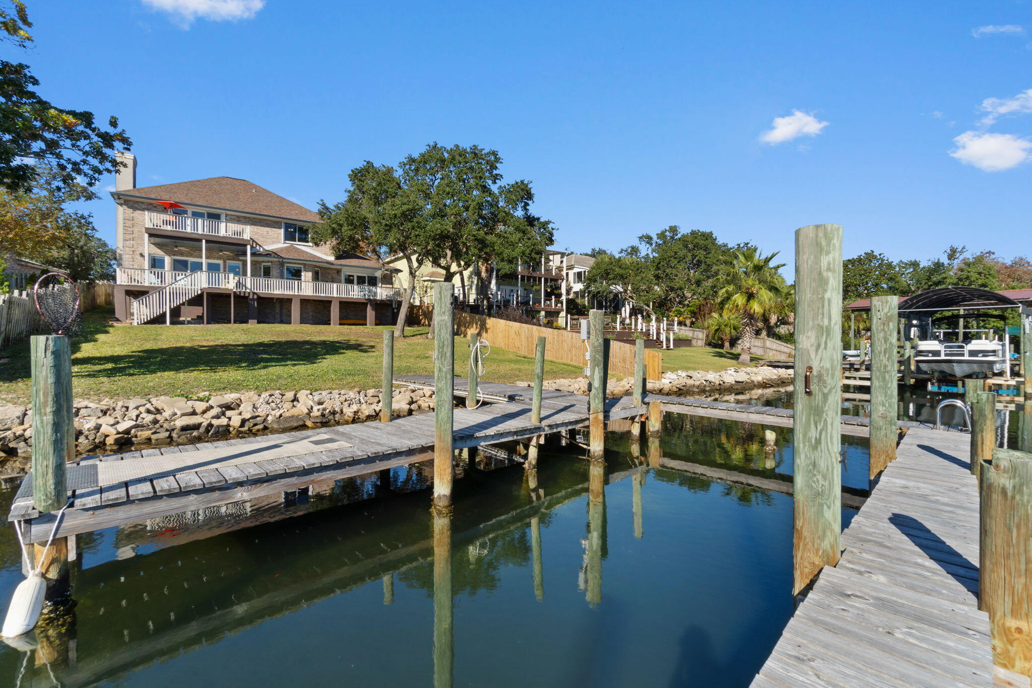 59 Lakeshore Drive