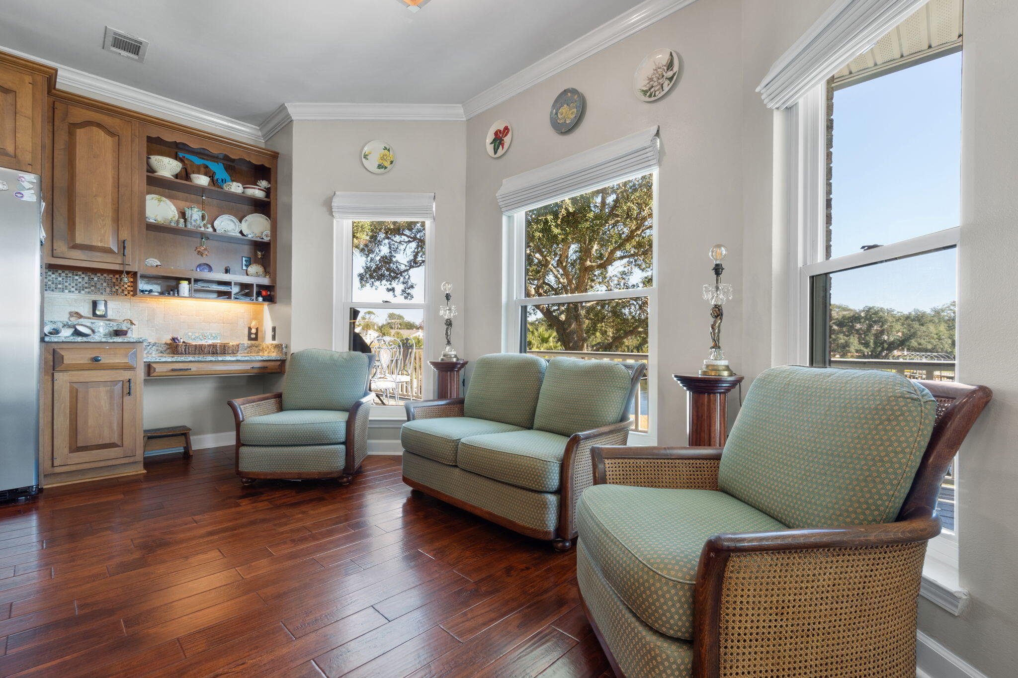 59 Lakeshore Drive