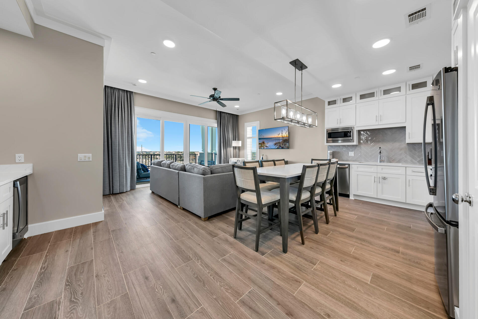 206 Henderson Resort Way, 5404