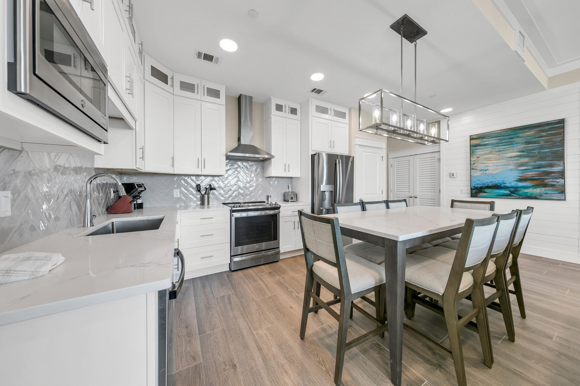 206 Henderson Resort Way, 5404