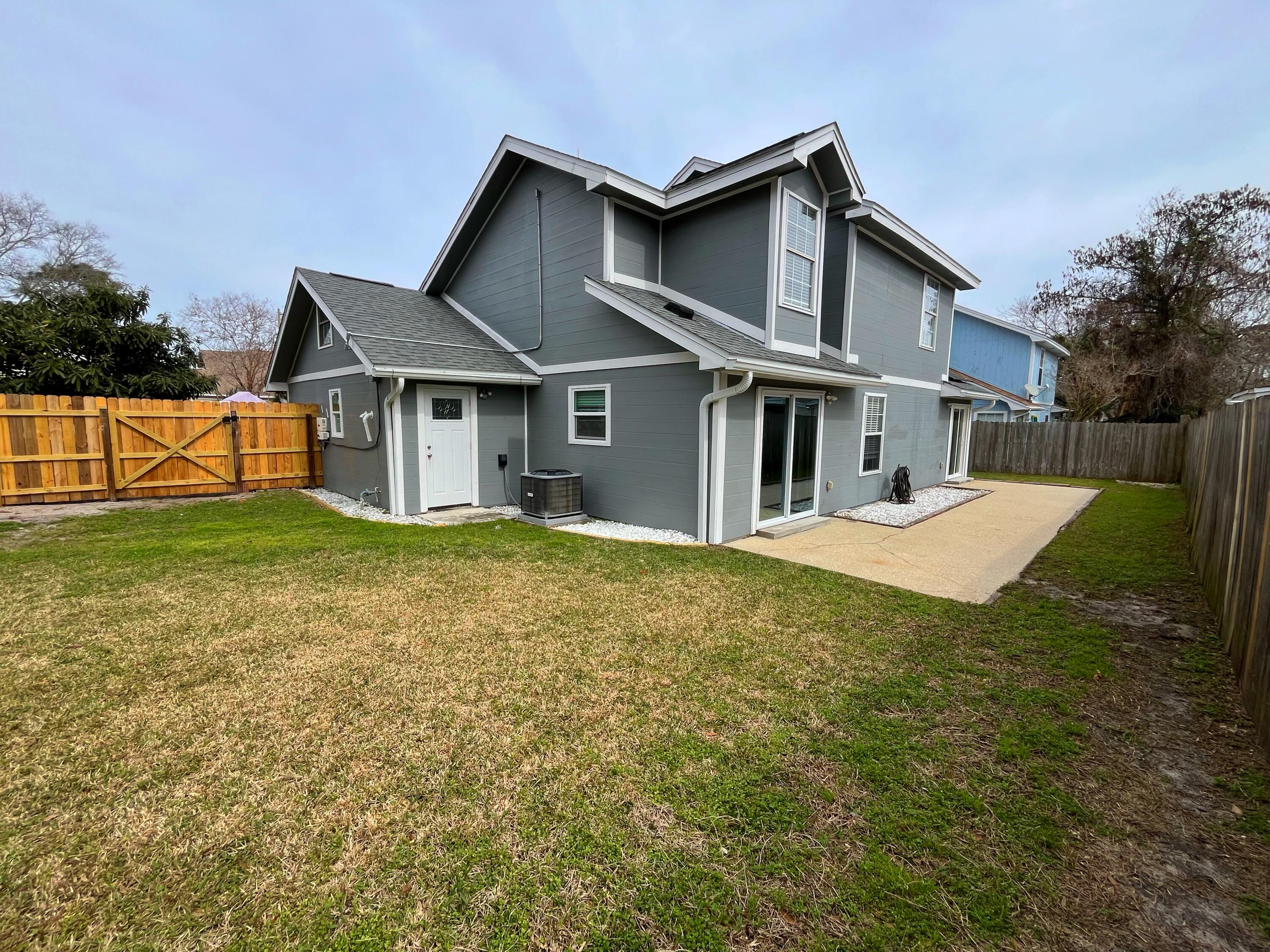 422 NW Village Court