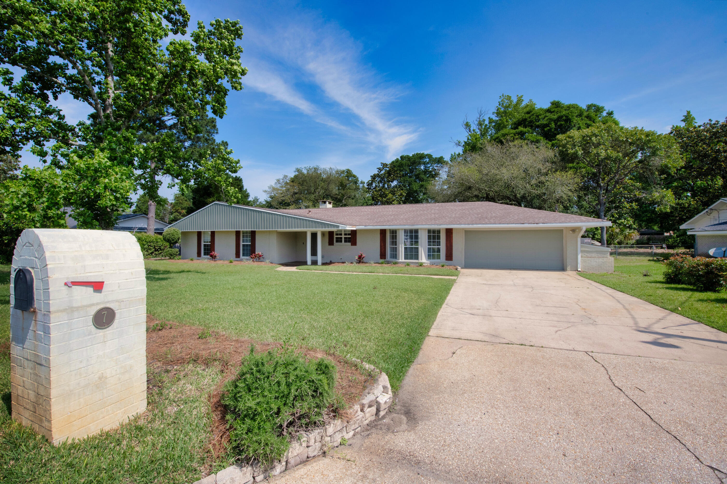 7 Maple Avenue