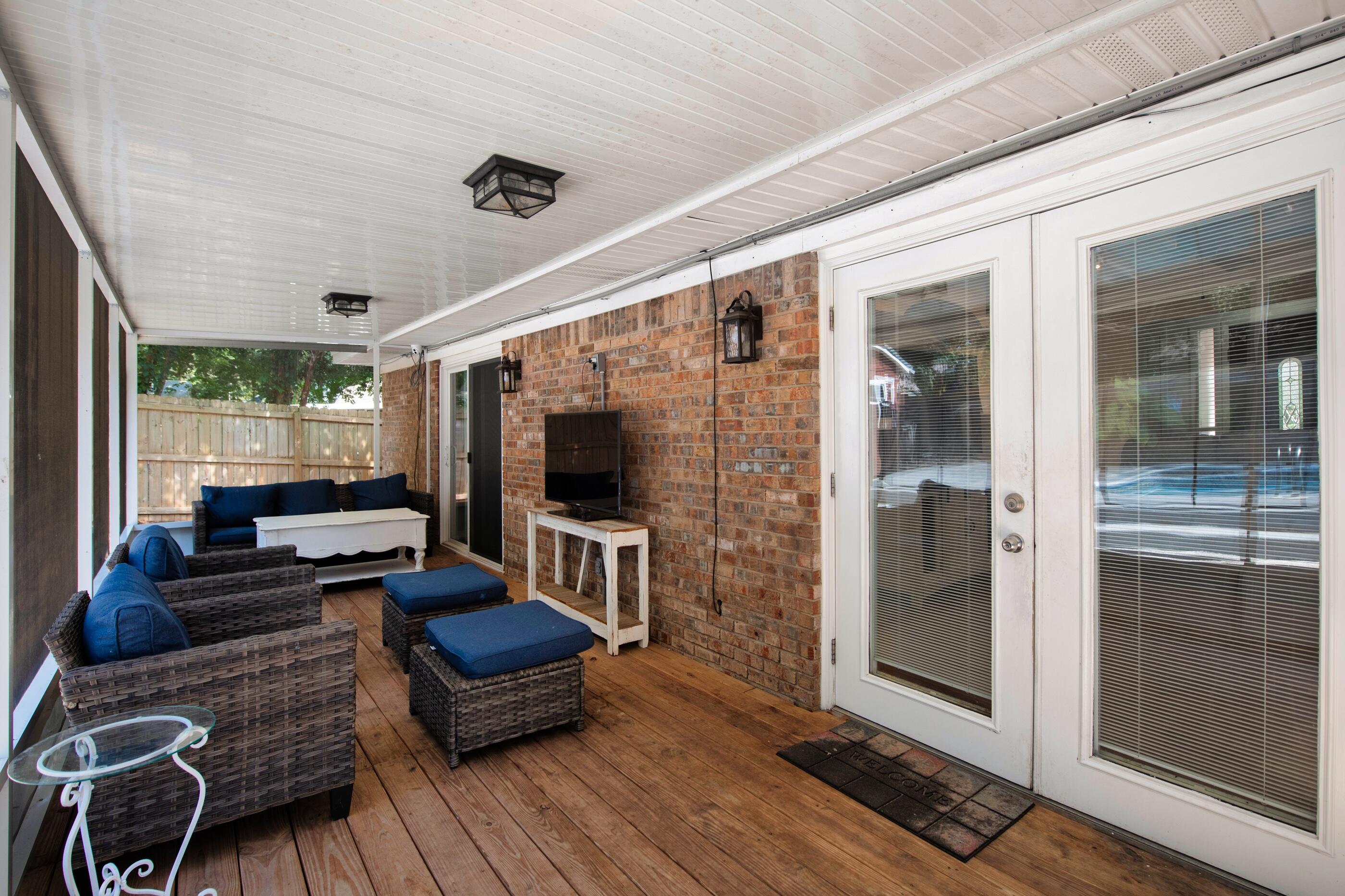 300 NW Vaughan Street