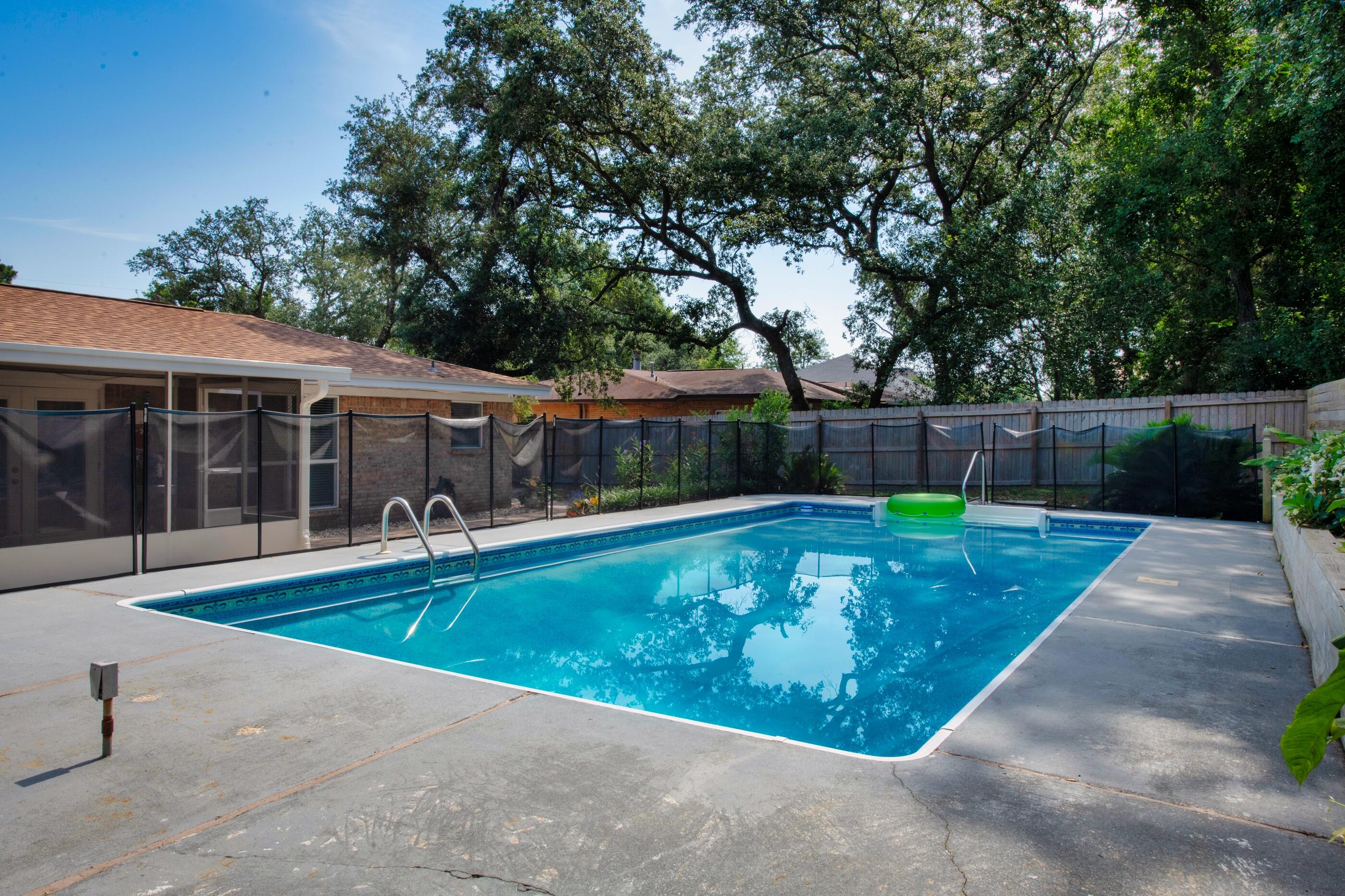 300 NW Vaughan Street