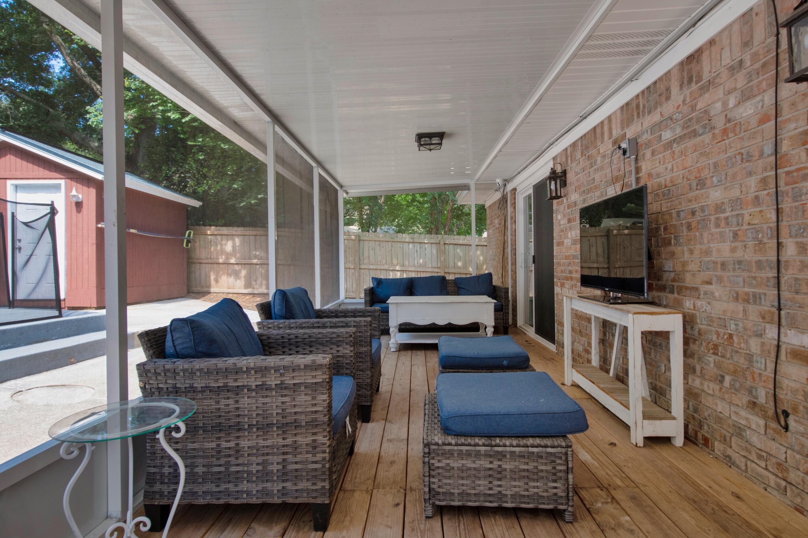 300 NW Vaughan Street