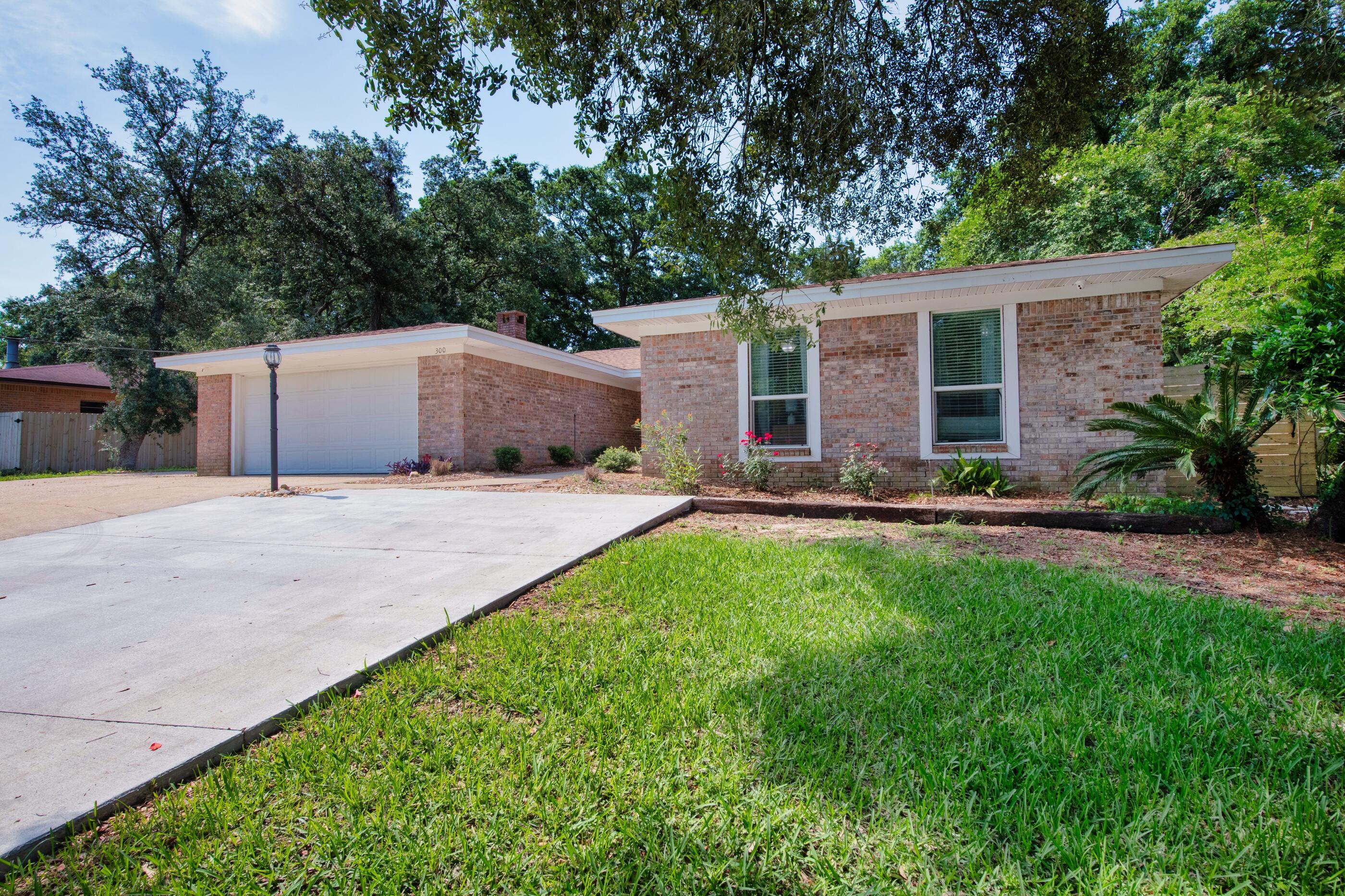 300 NW Vaughan Street