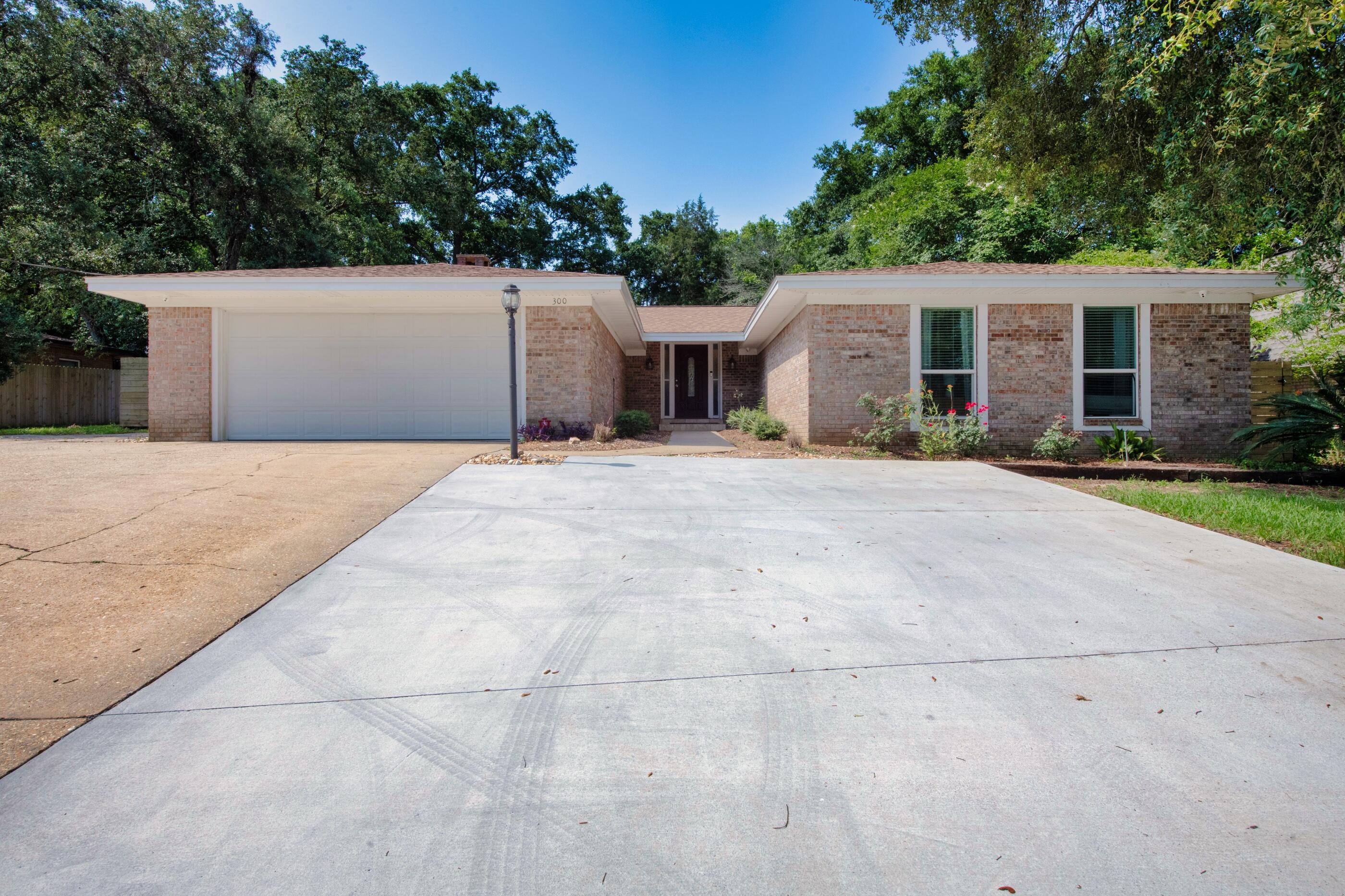 300 NW Vaughan Street