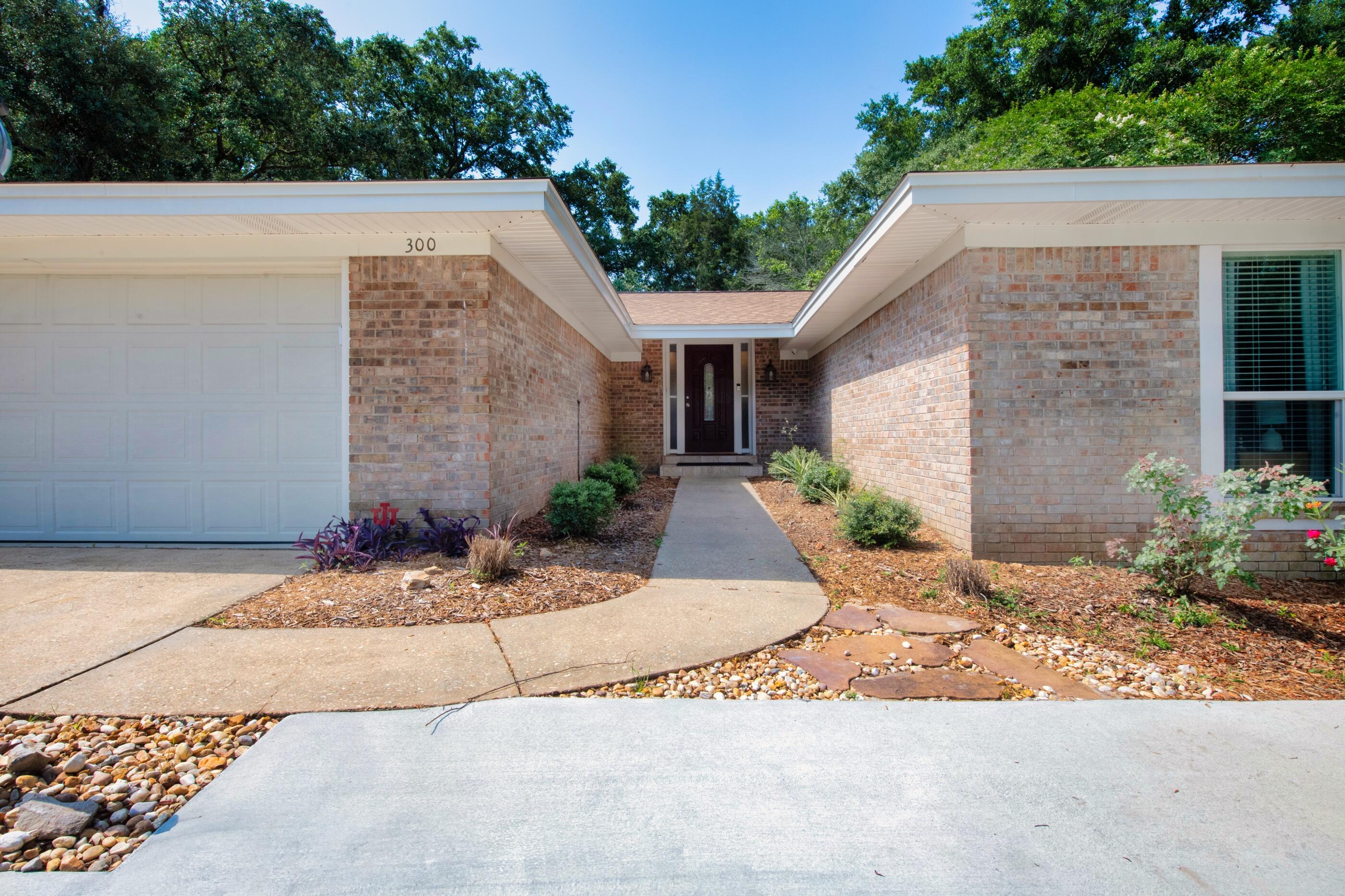 300 NW Vaughan Street