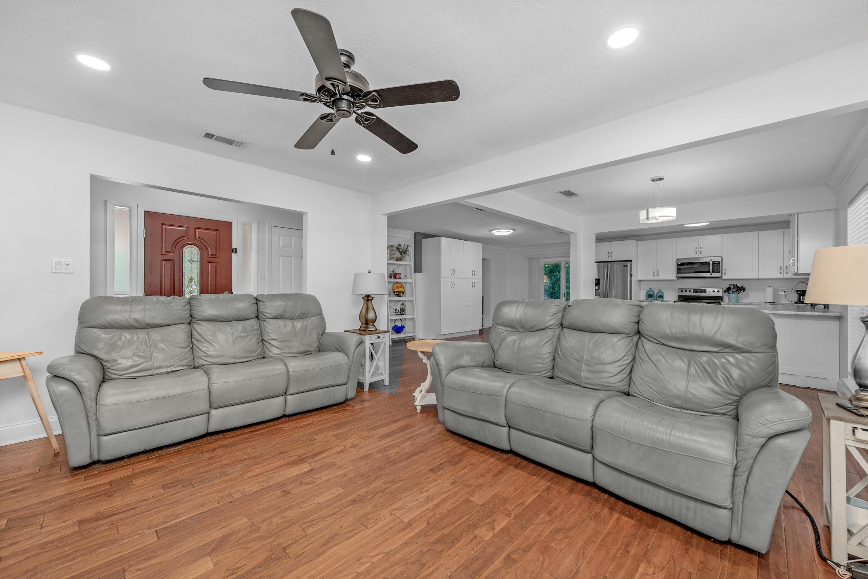 300 NW Vaughan Street