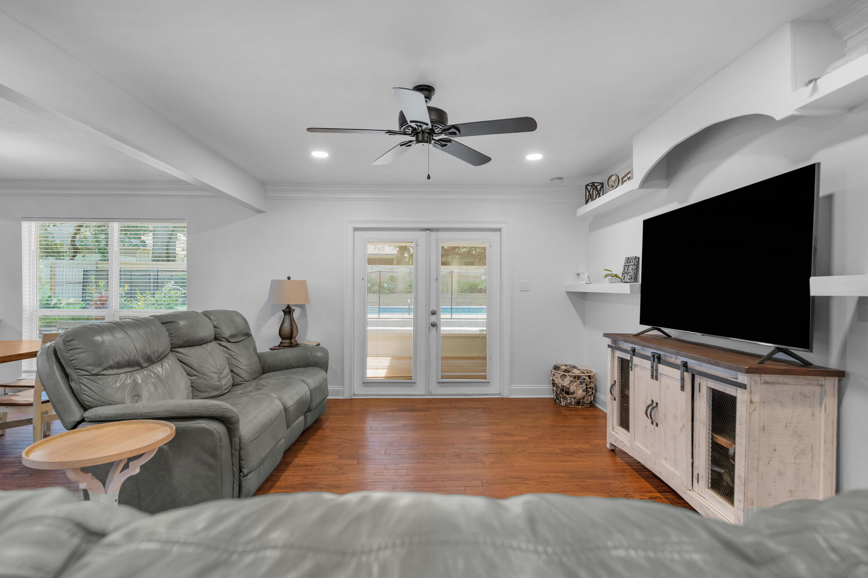 300 NW Vaughan Street