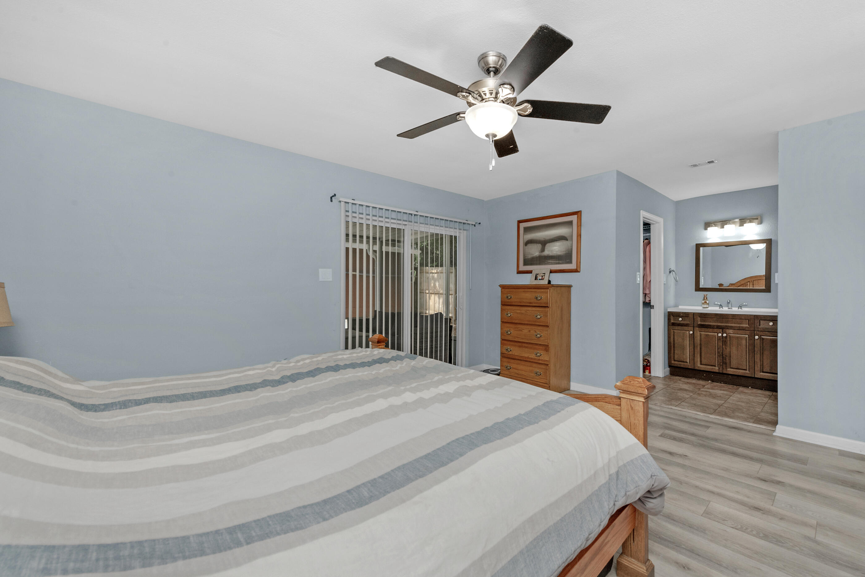 300 NW Vaughan Street