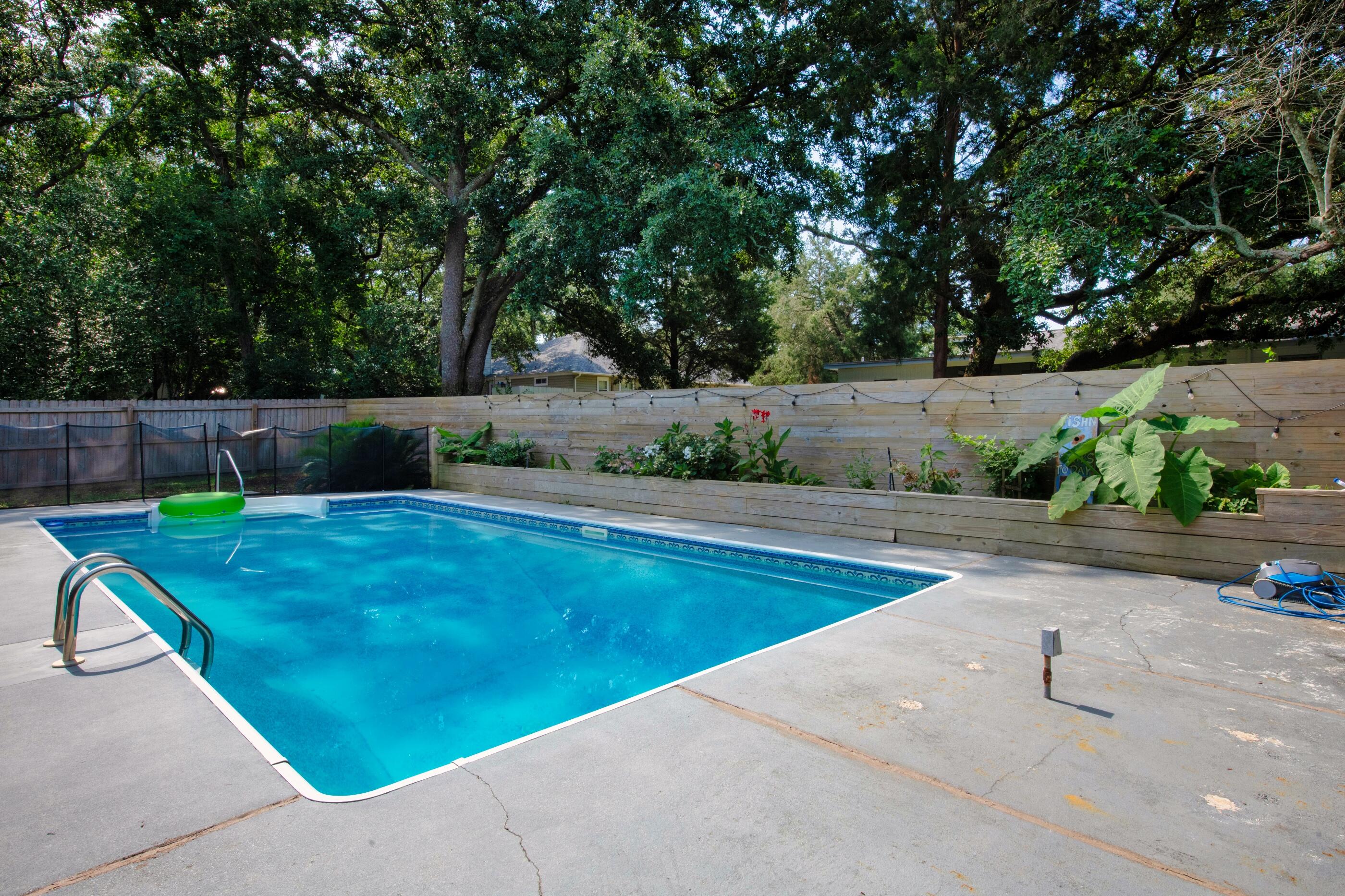 300 NW Vaughan Street