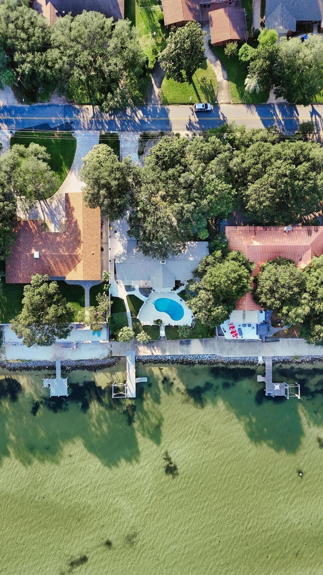13 Country Club Road