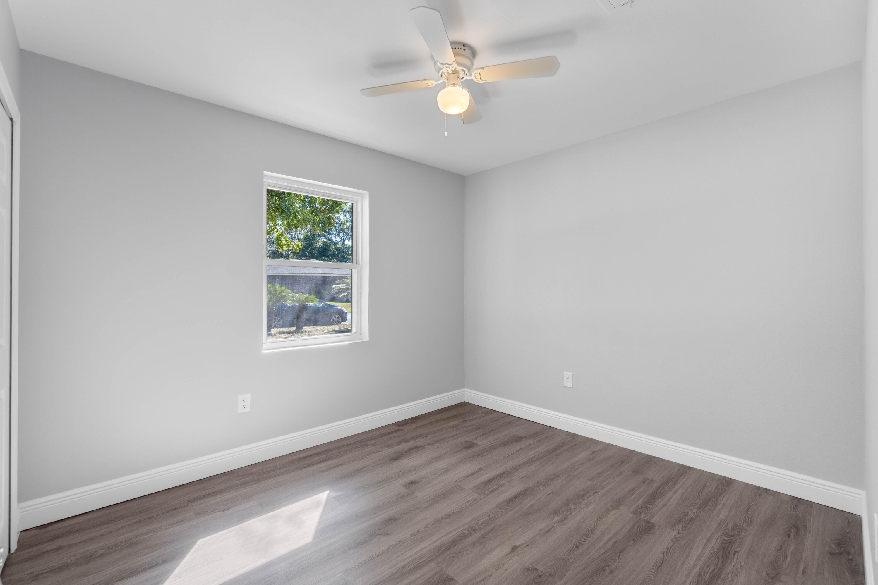 406 NW Oakland Circle