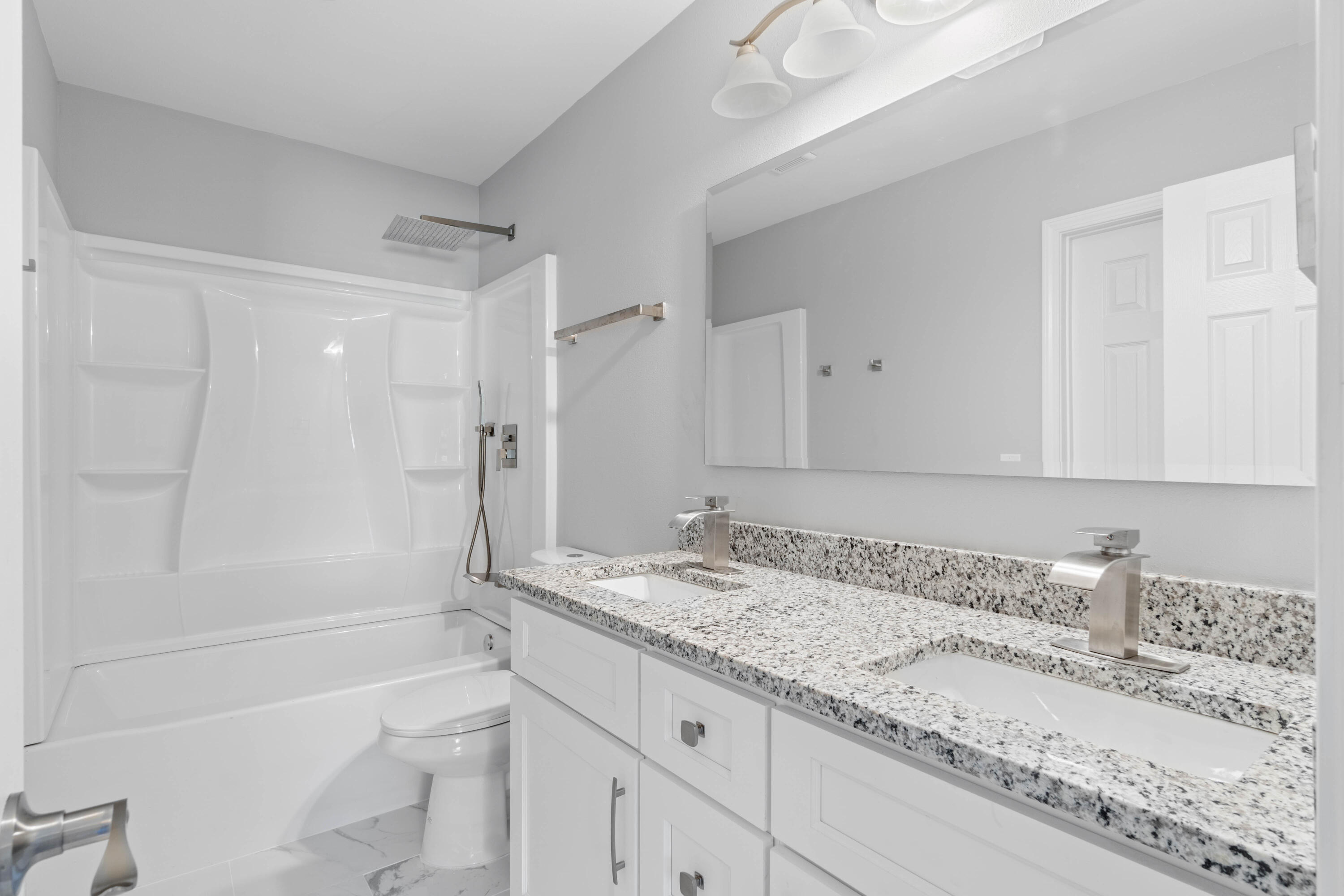 406 NW Oakland Circle