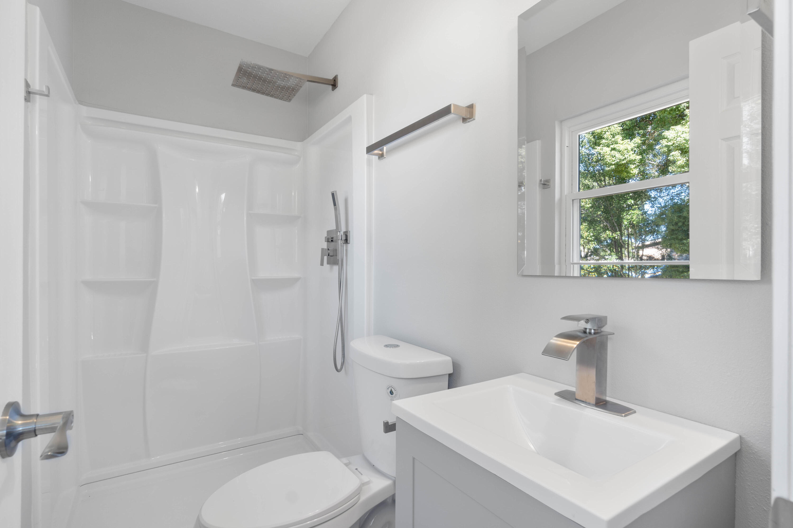 406 NW Oakland Circle