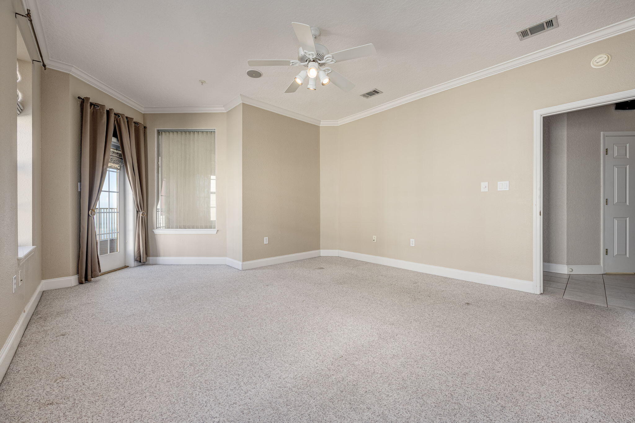 227 SE Alconese Avenue, UNIT E