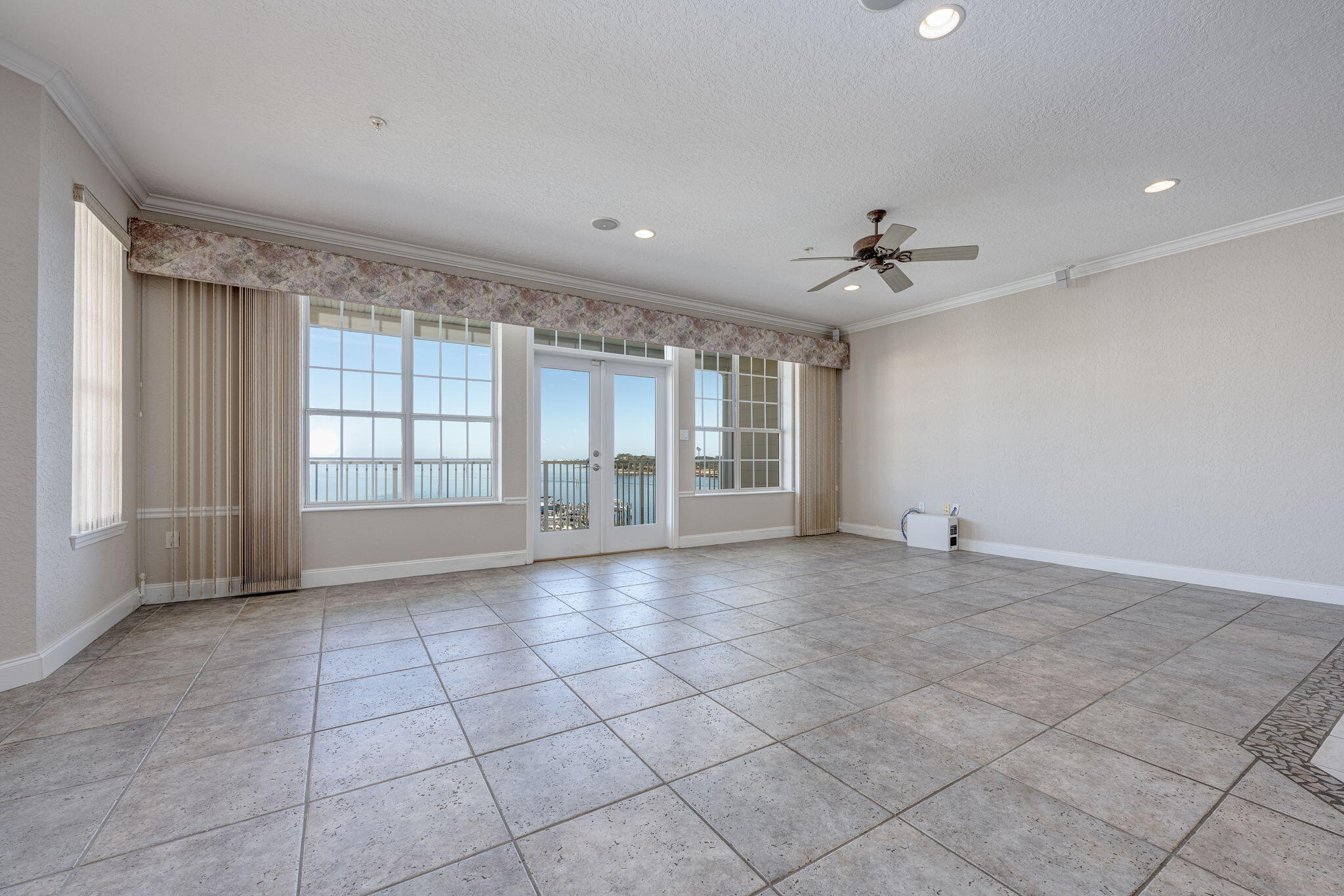 227 SE Alconese Avenue, UNIT E