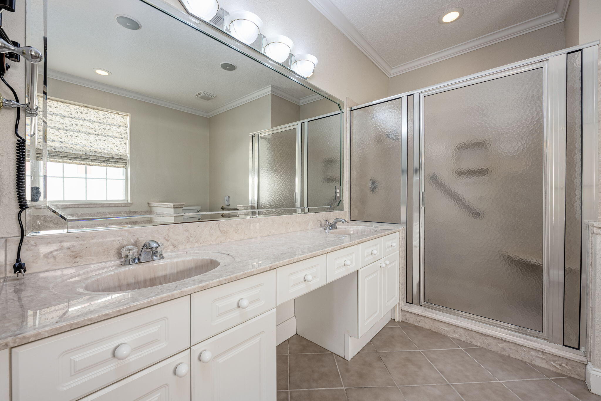 227 SE Alconese Avenue, UNIT E