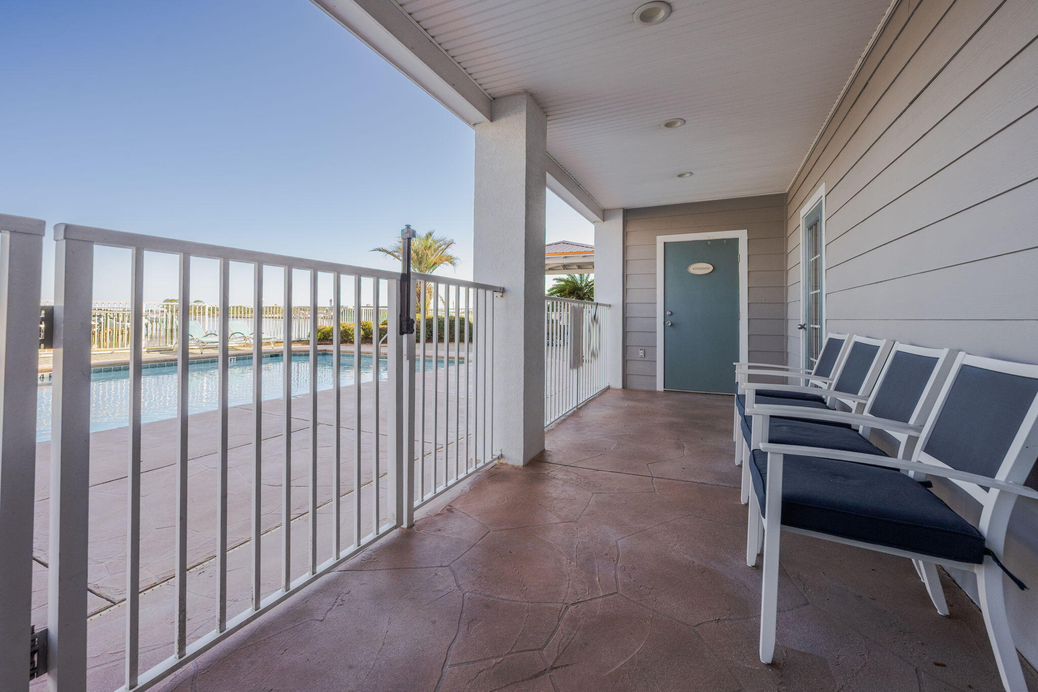 227 SE Alconese Avenue, UNIT E