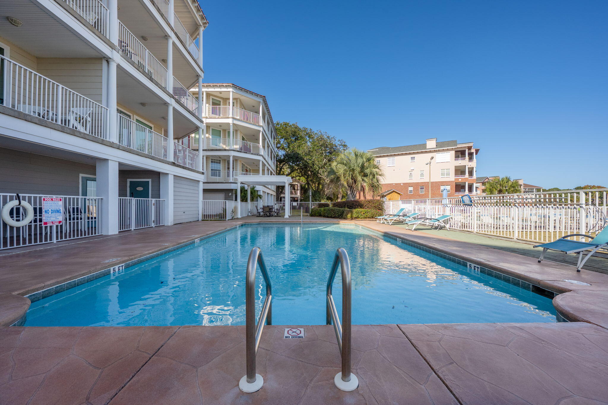 227 SE Alconese Avenue, UNIT E