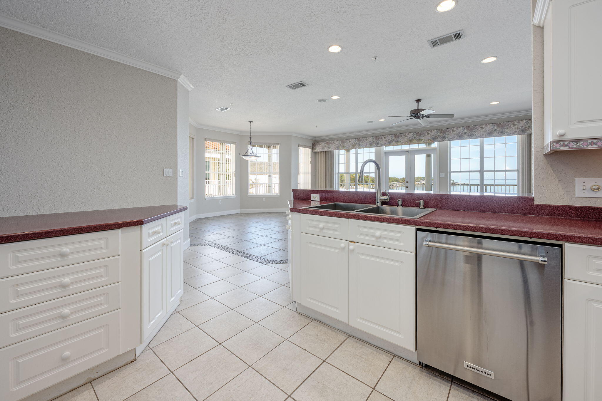 227 SE Alconese Avenue, UNIT E