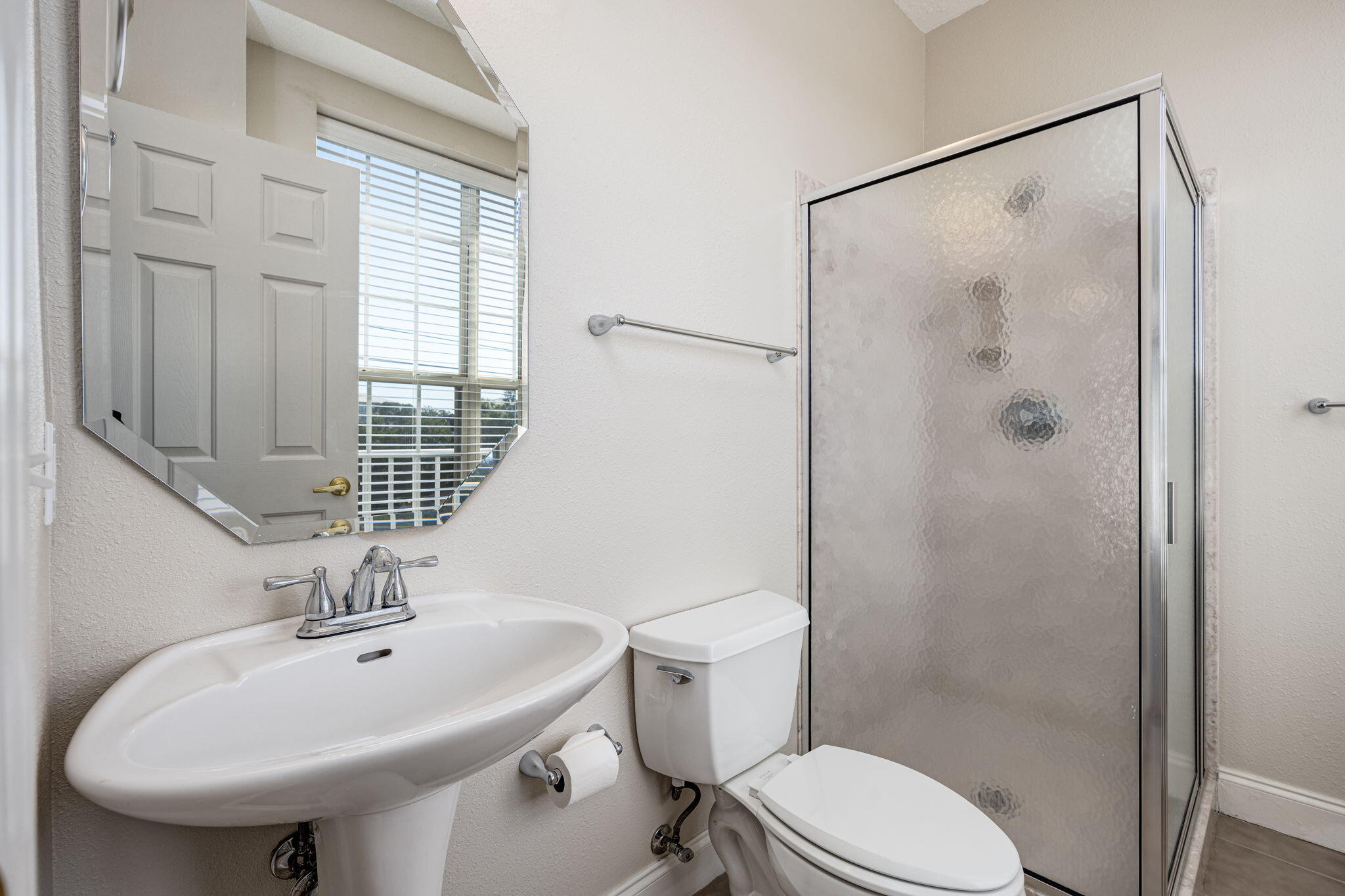 227 SE Alconese Avenue, UNIT E