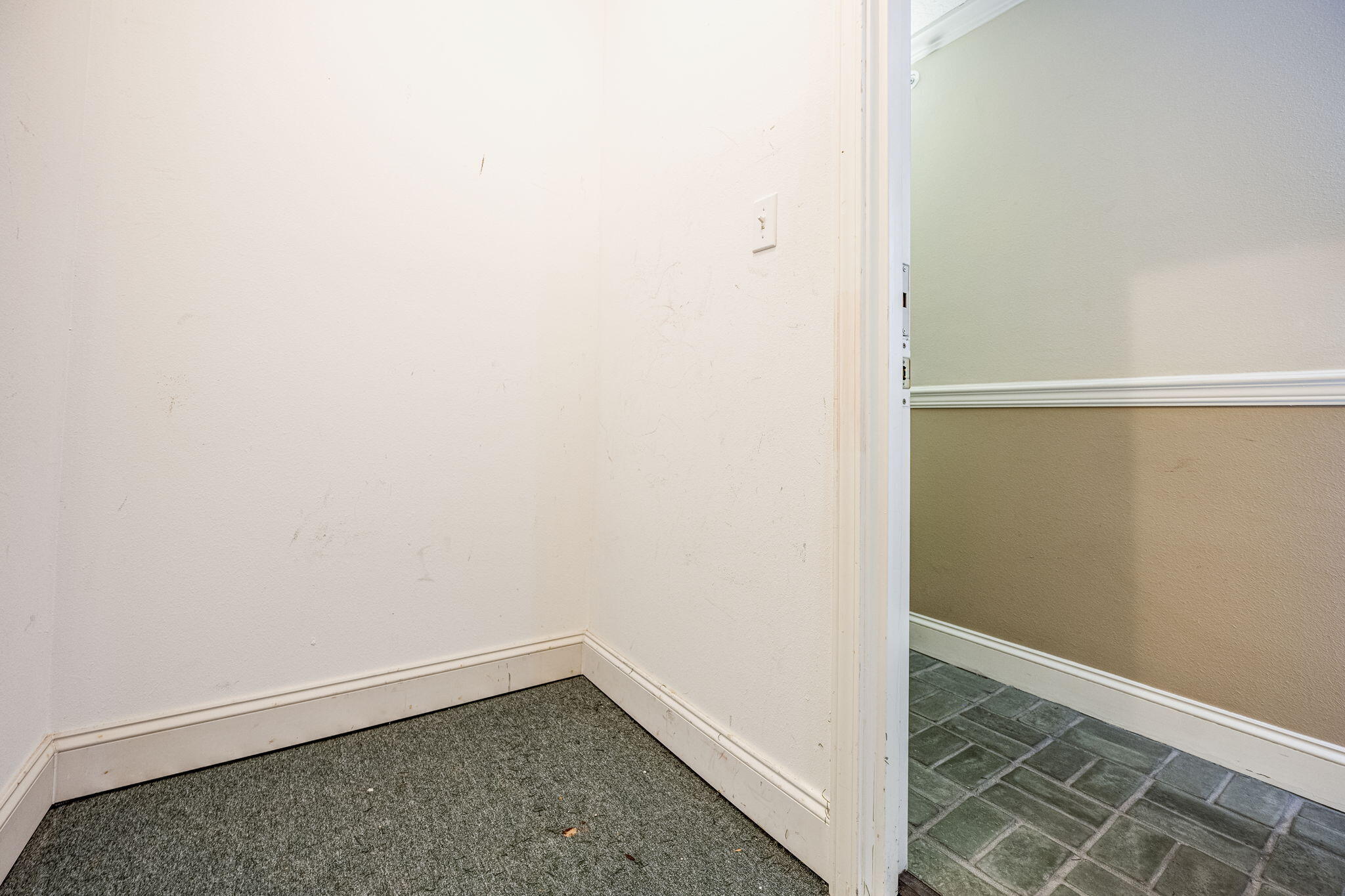 227 SE Alconese Avenue, UNIT E