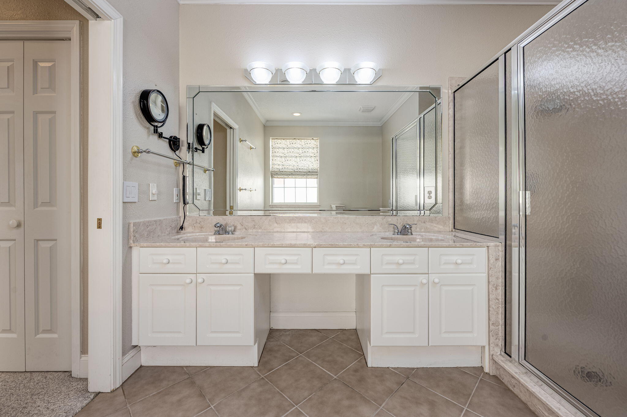 227 SE Alconese Avenue, UNIT E