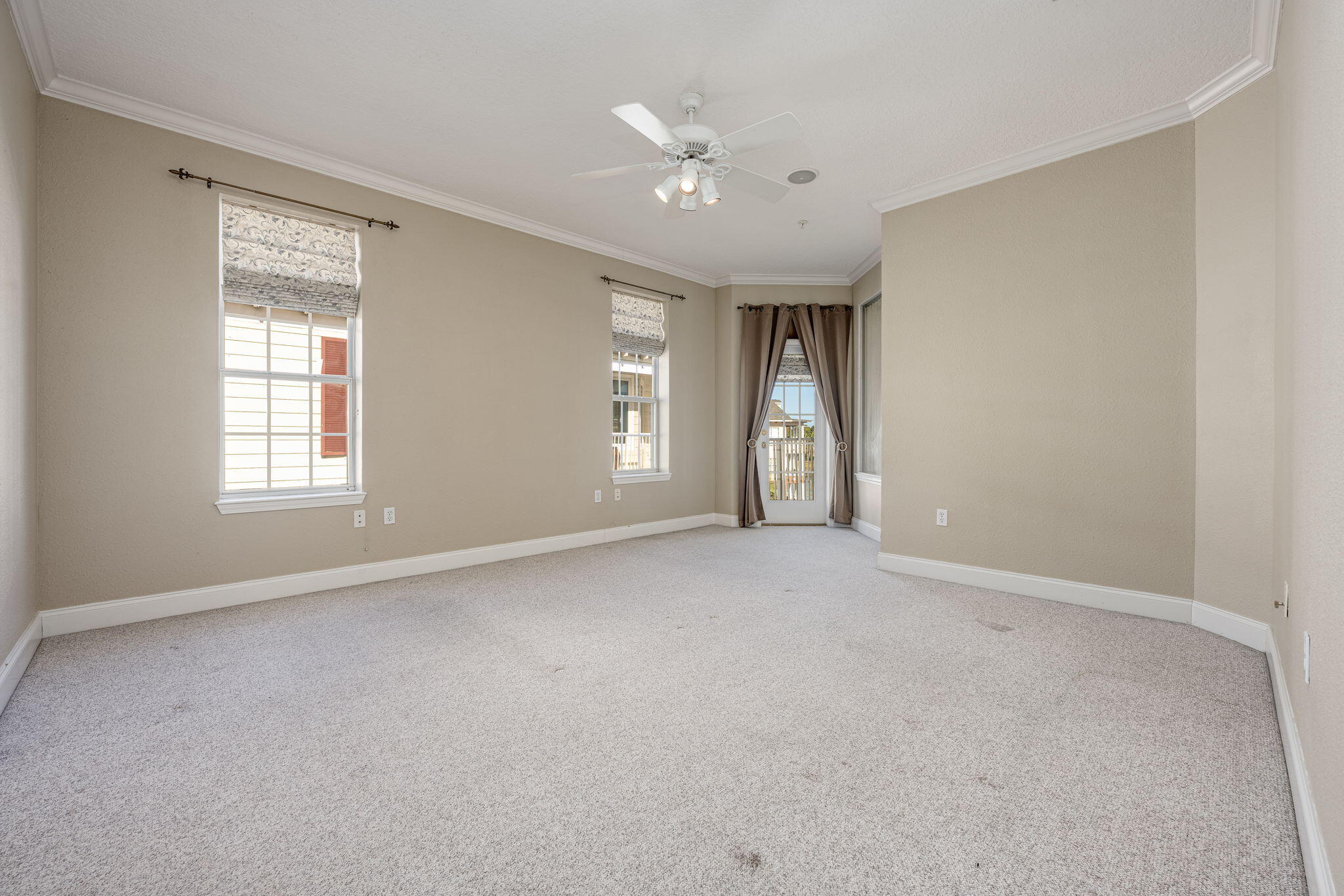 227 SE Alconese Avenue, UNIT E