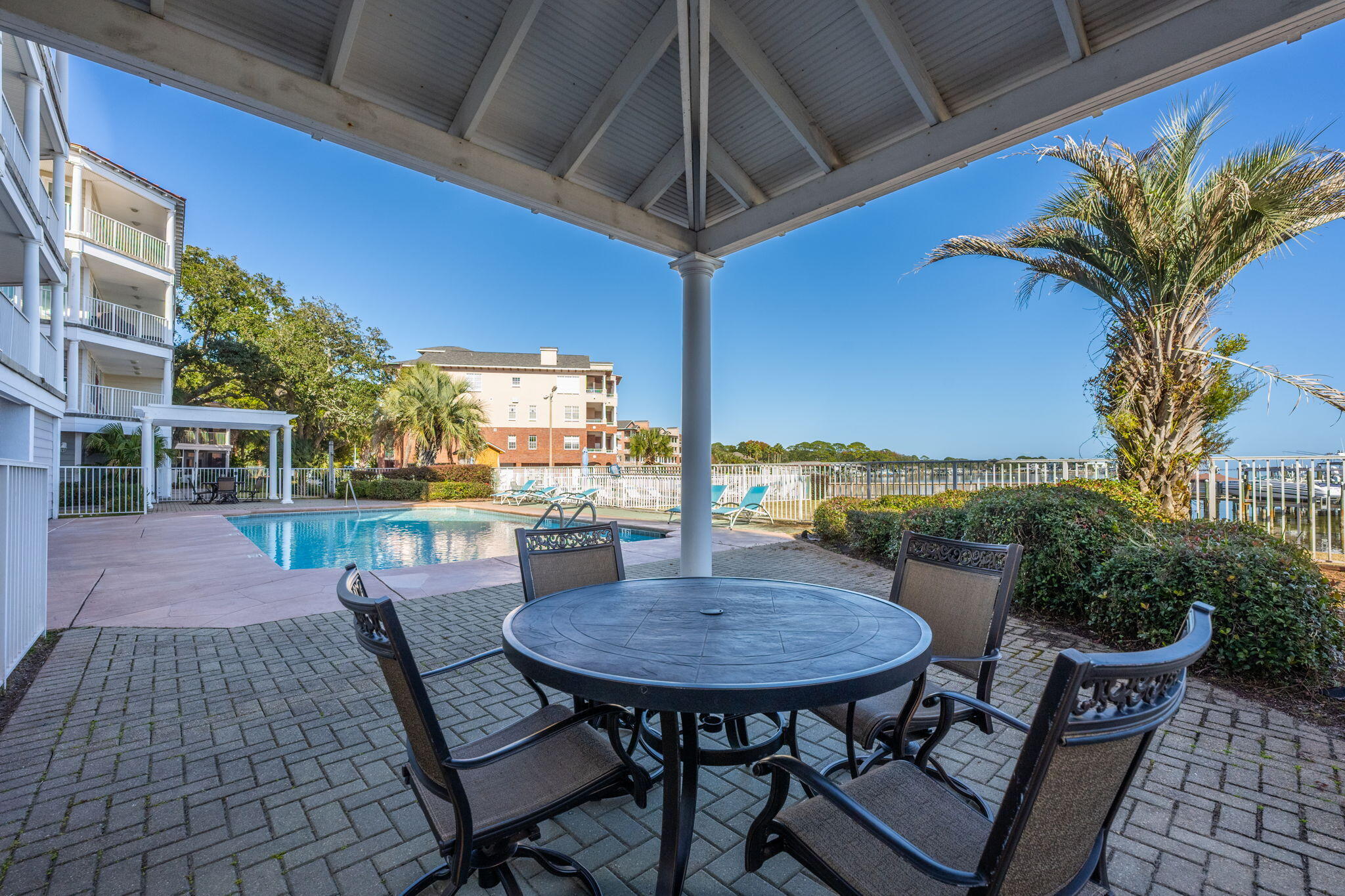 227 SE Alconese Avenue, UNIT E