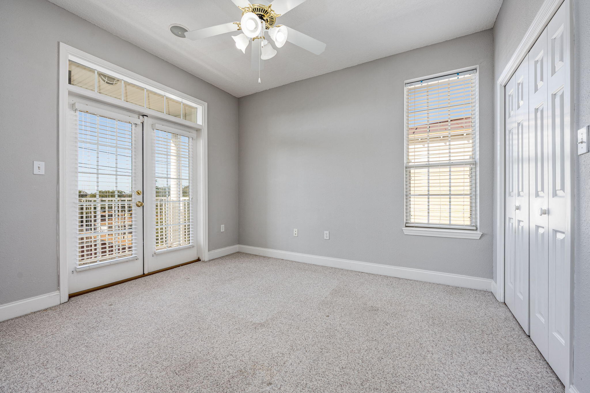 227 SE Alconese Avenue, UNIT E
