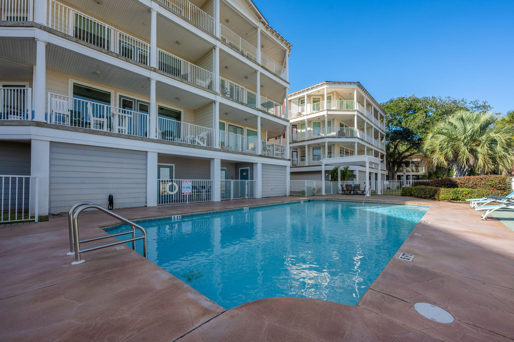 227 SE Alconese Avenue, UNIT E