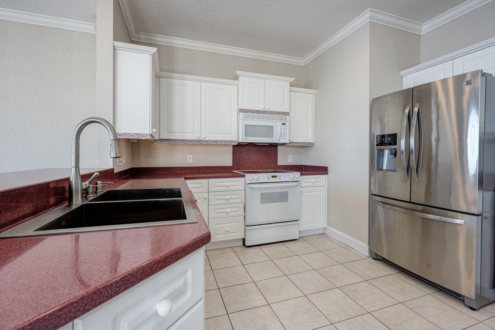 227 SE Alconese Avenue, UNIT E