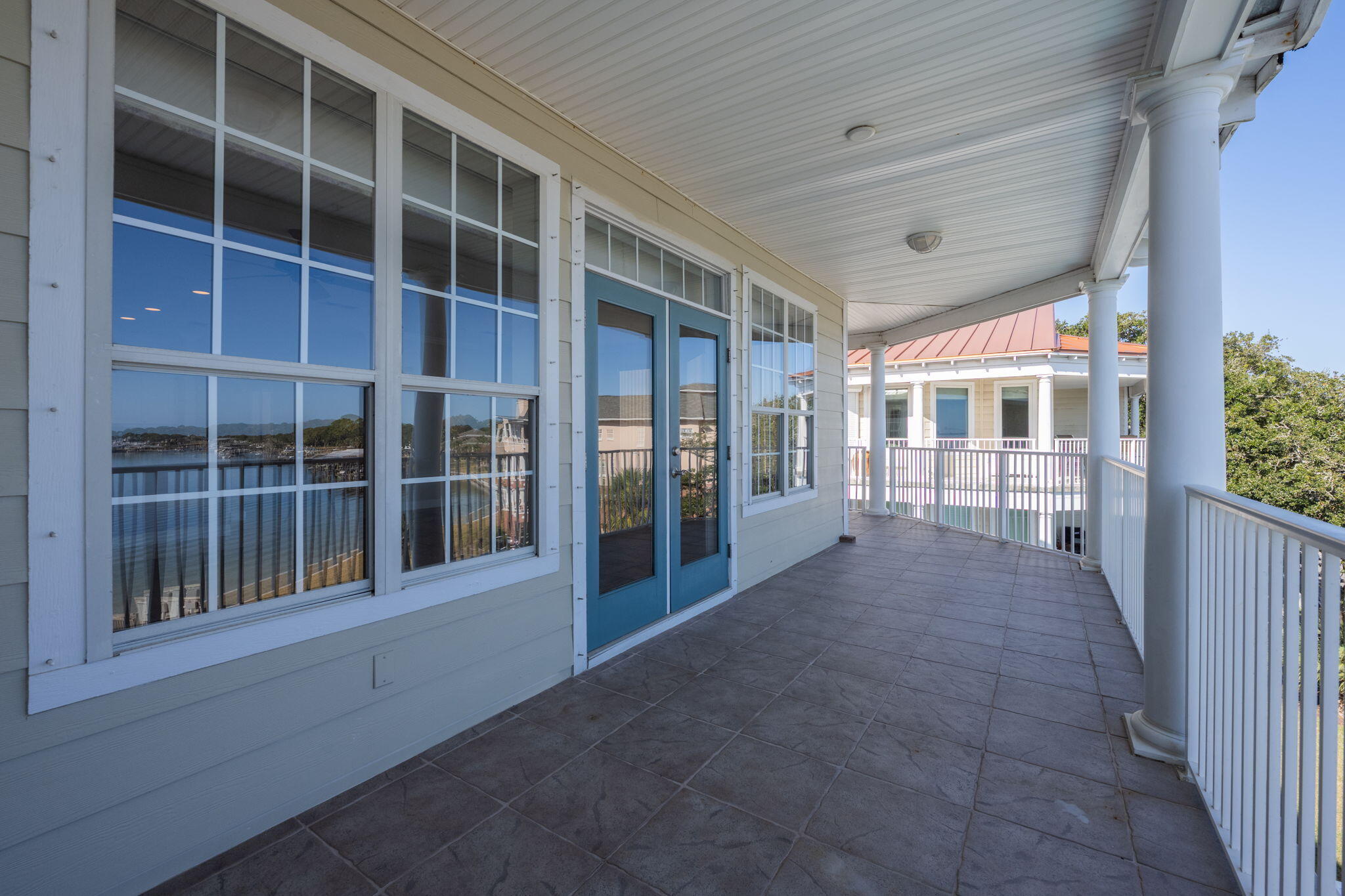 227 SE Alconese Avenue, UNIT E