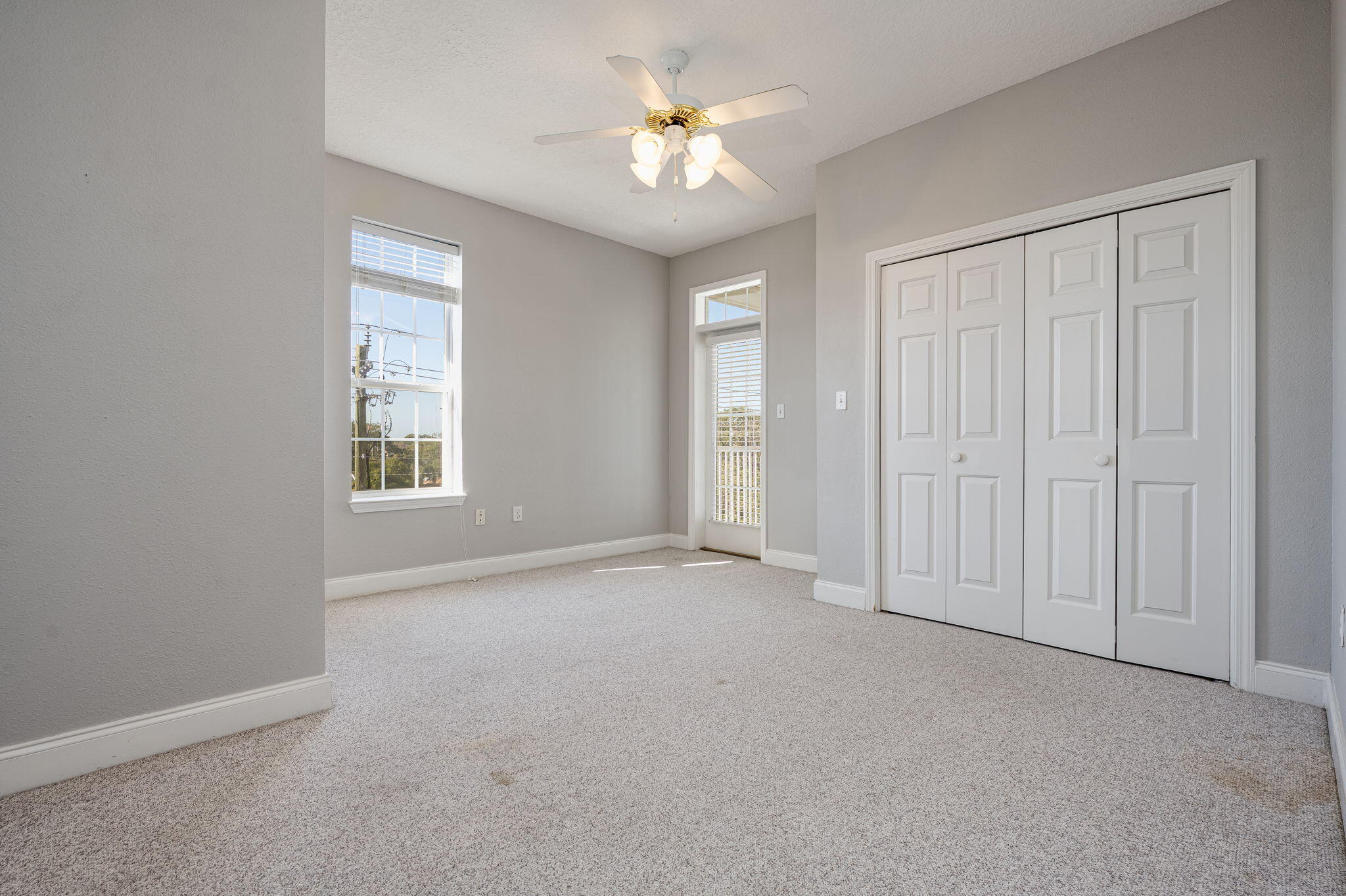 227 SE Alconese Avenue, UNIT E