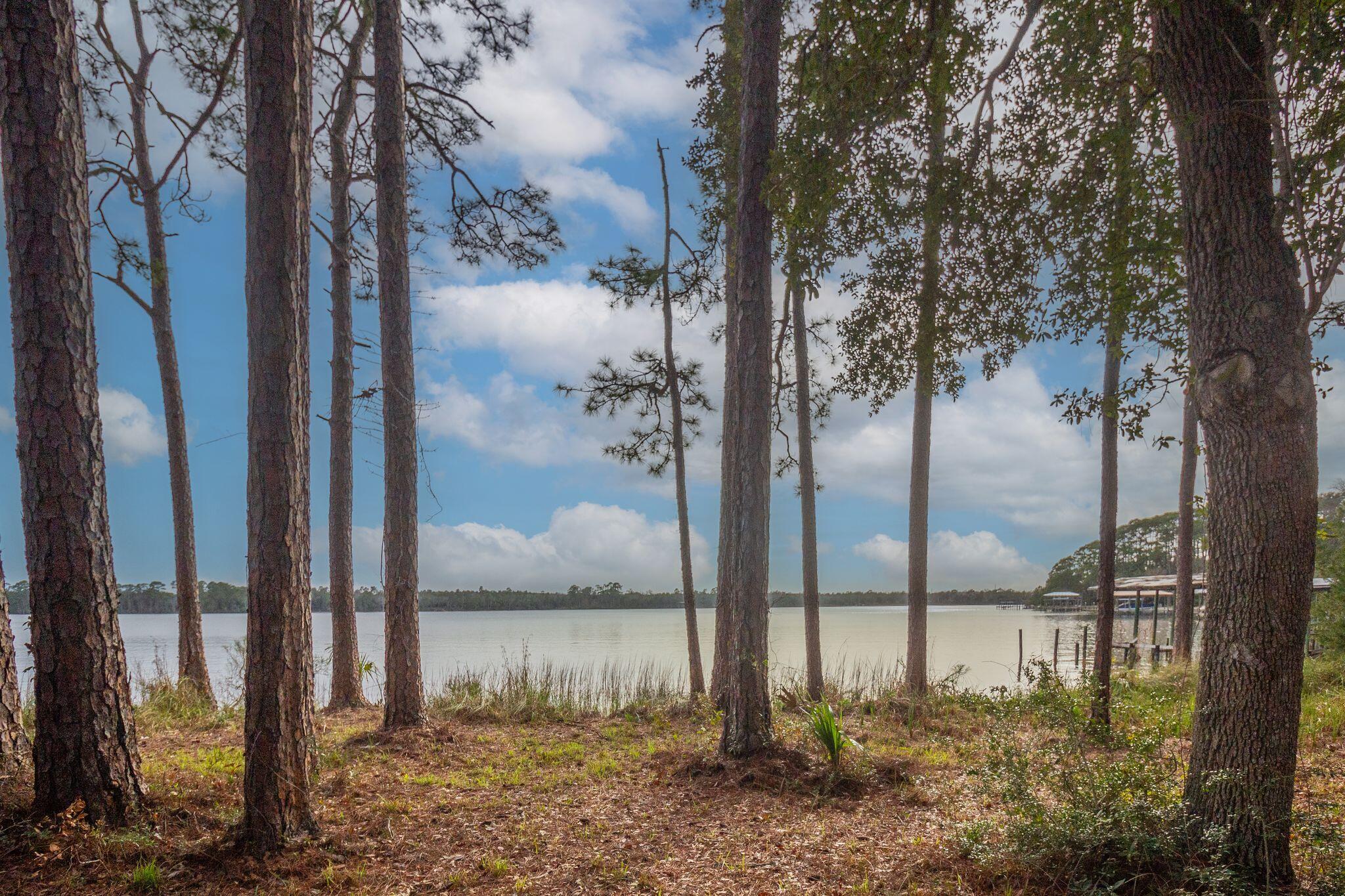 2806 Edgewater Drive