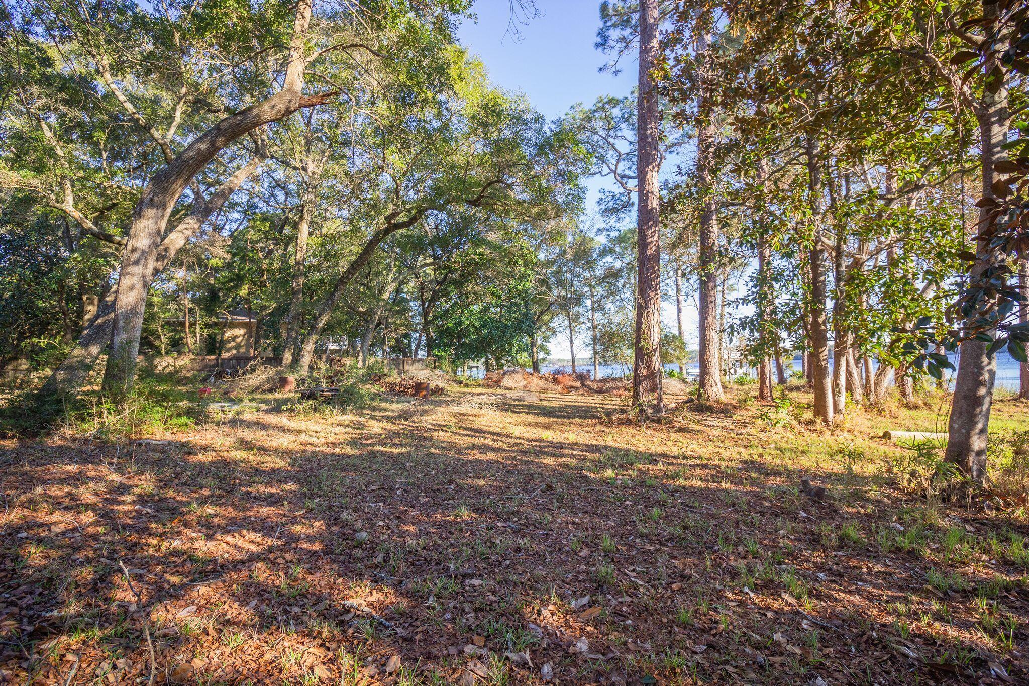 2806 Edgewater Drive