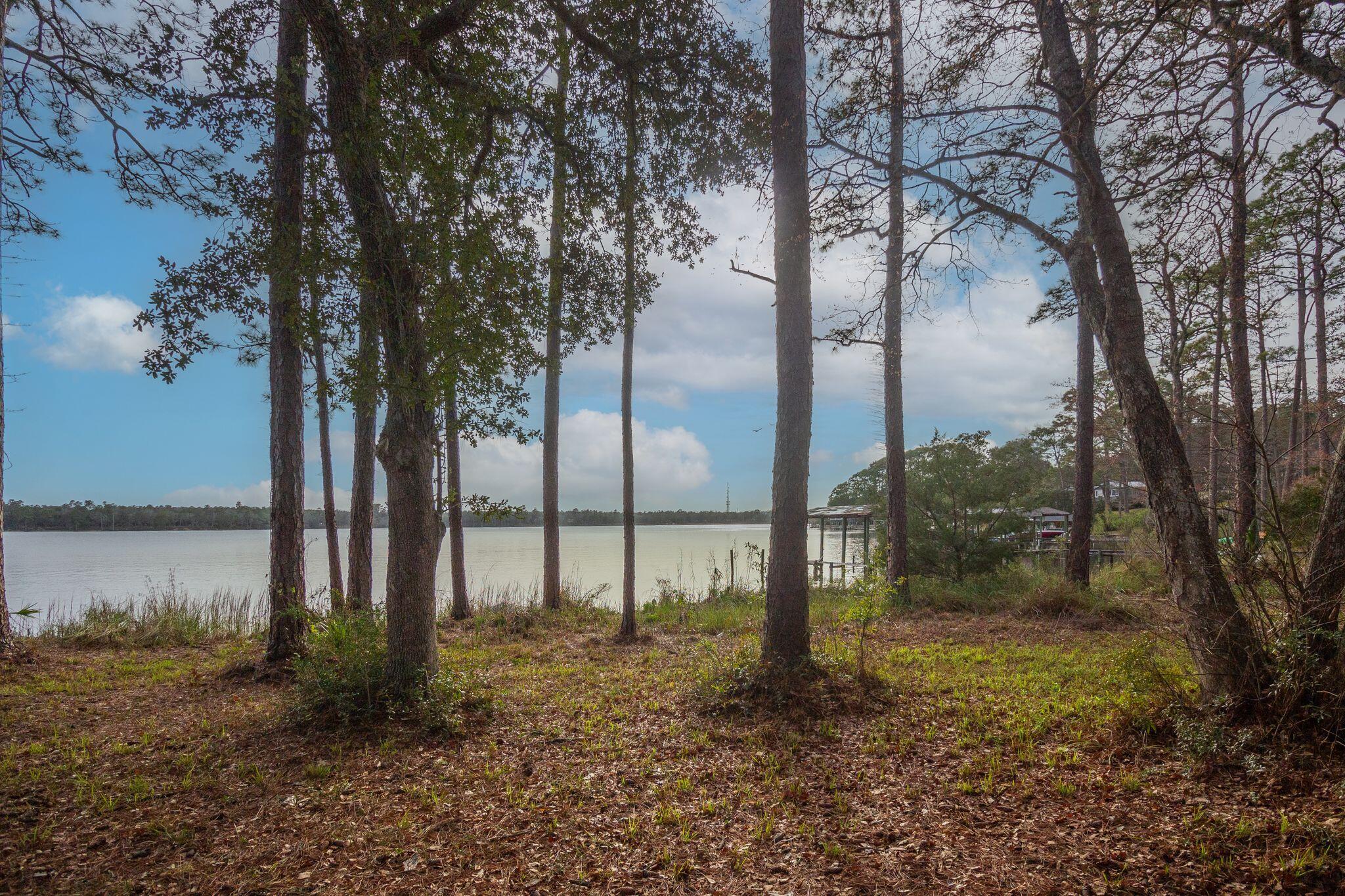 2806 Edgewater Drive