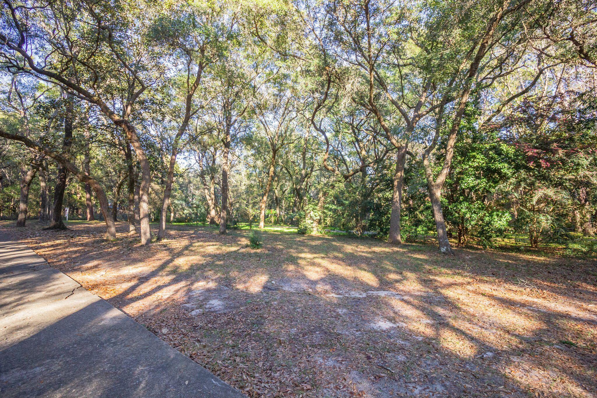 2806 Edgewater Drive