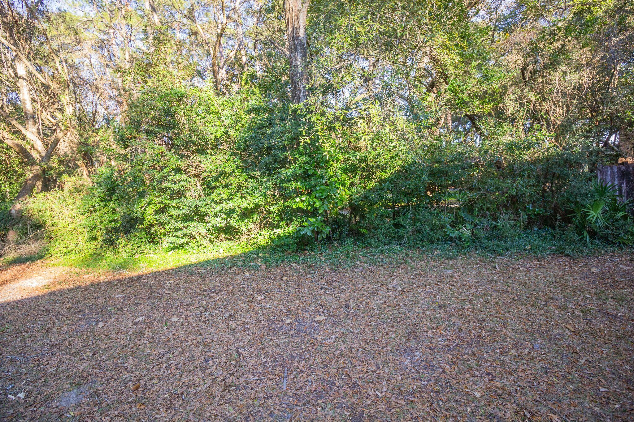 2806 Edgewater Drive