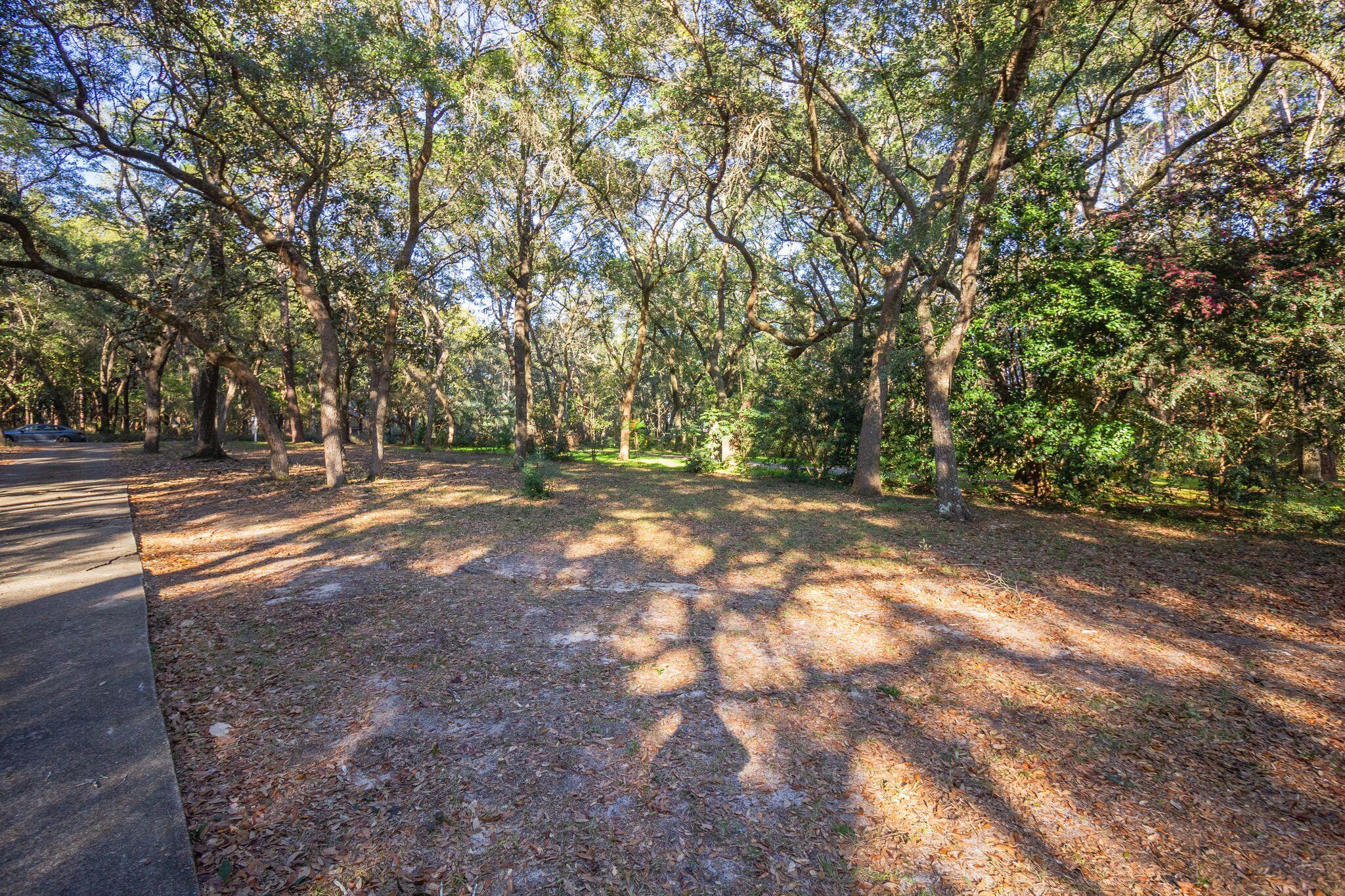 2806 Edgewater Drive