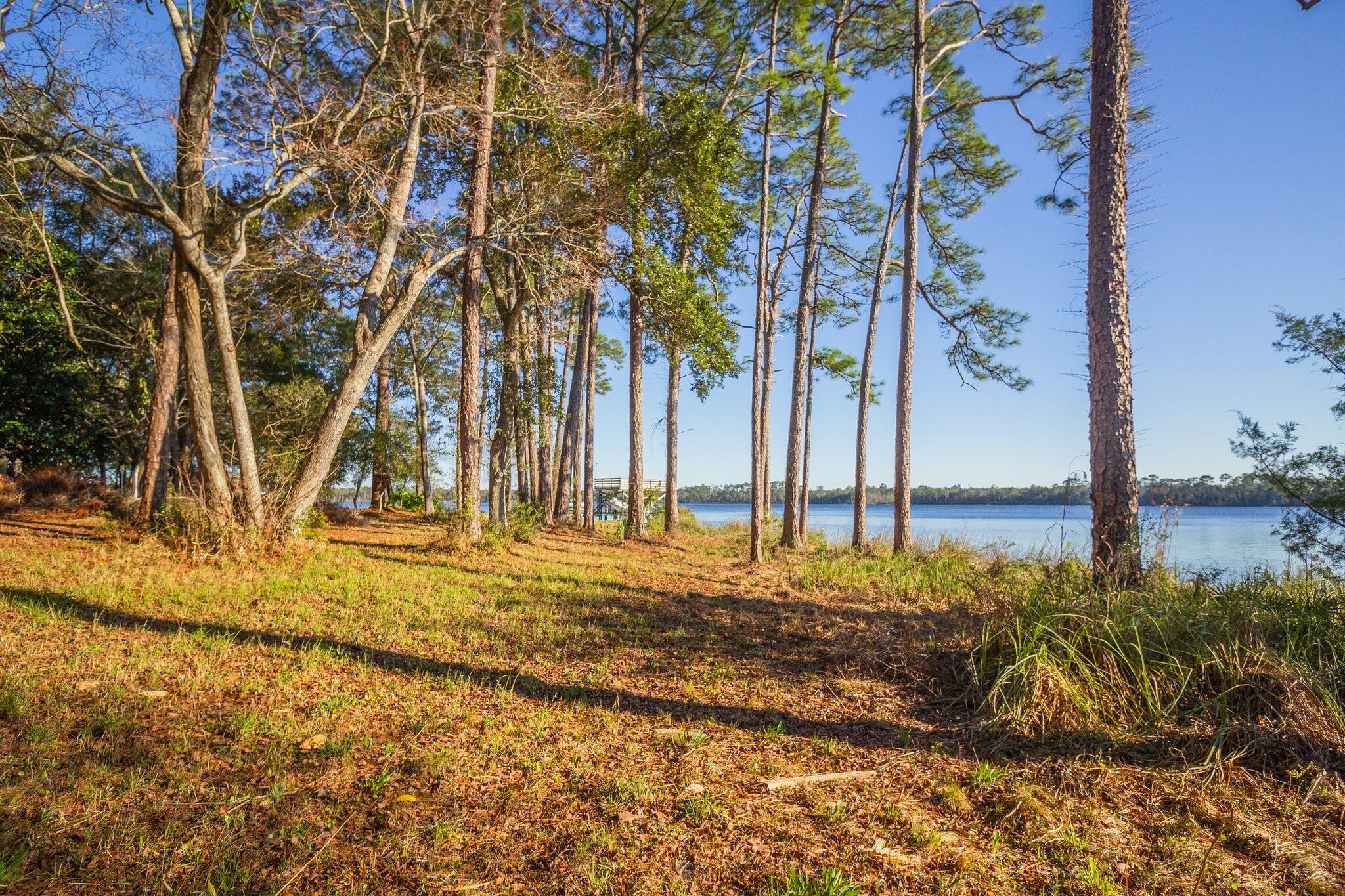 2806 Edgewater Drive