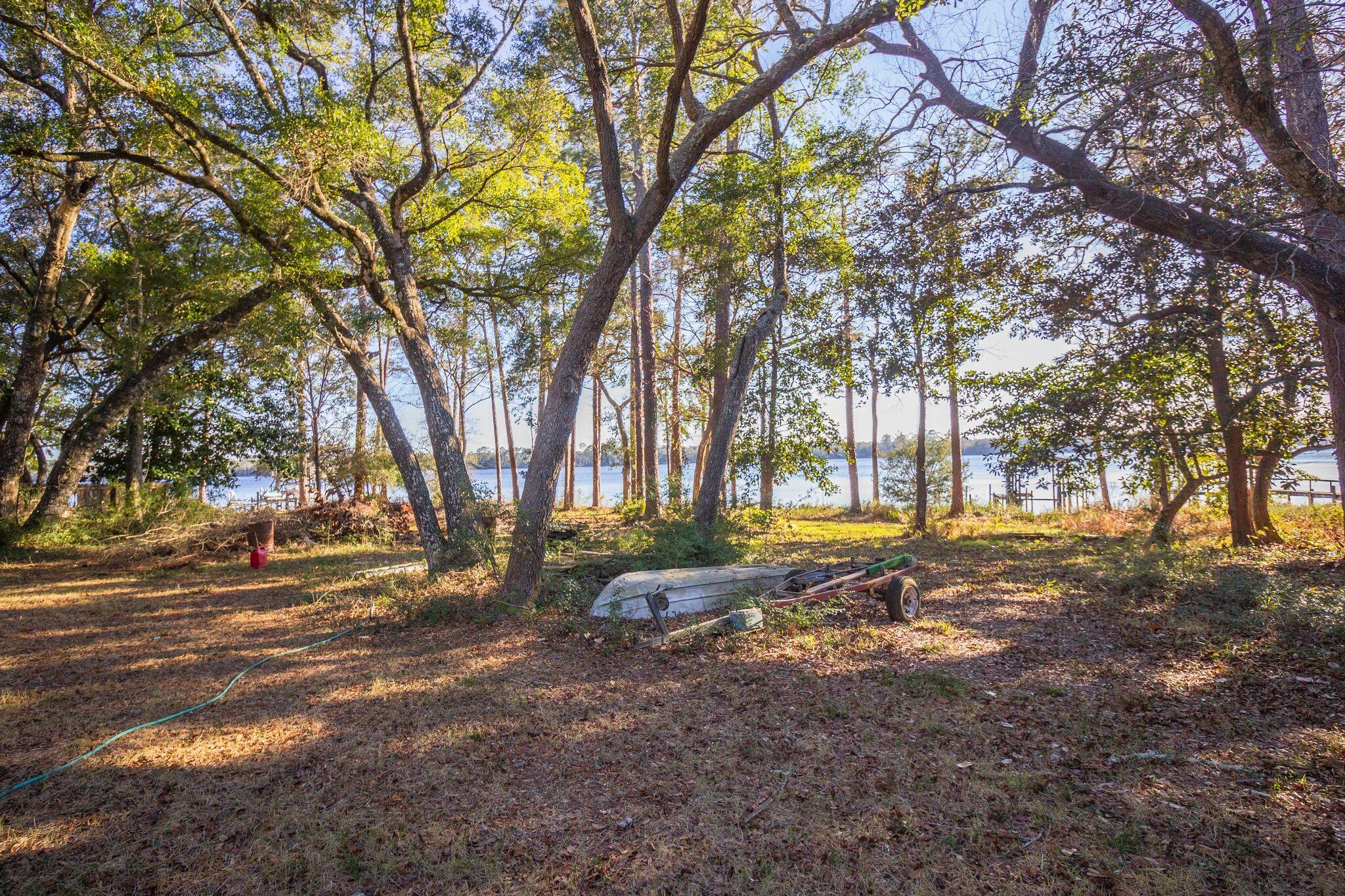 2806 Edgewater Drive